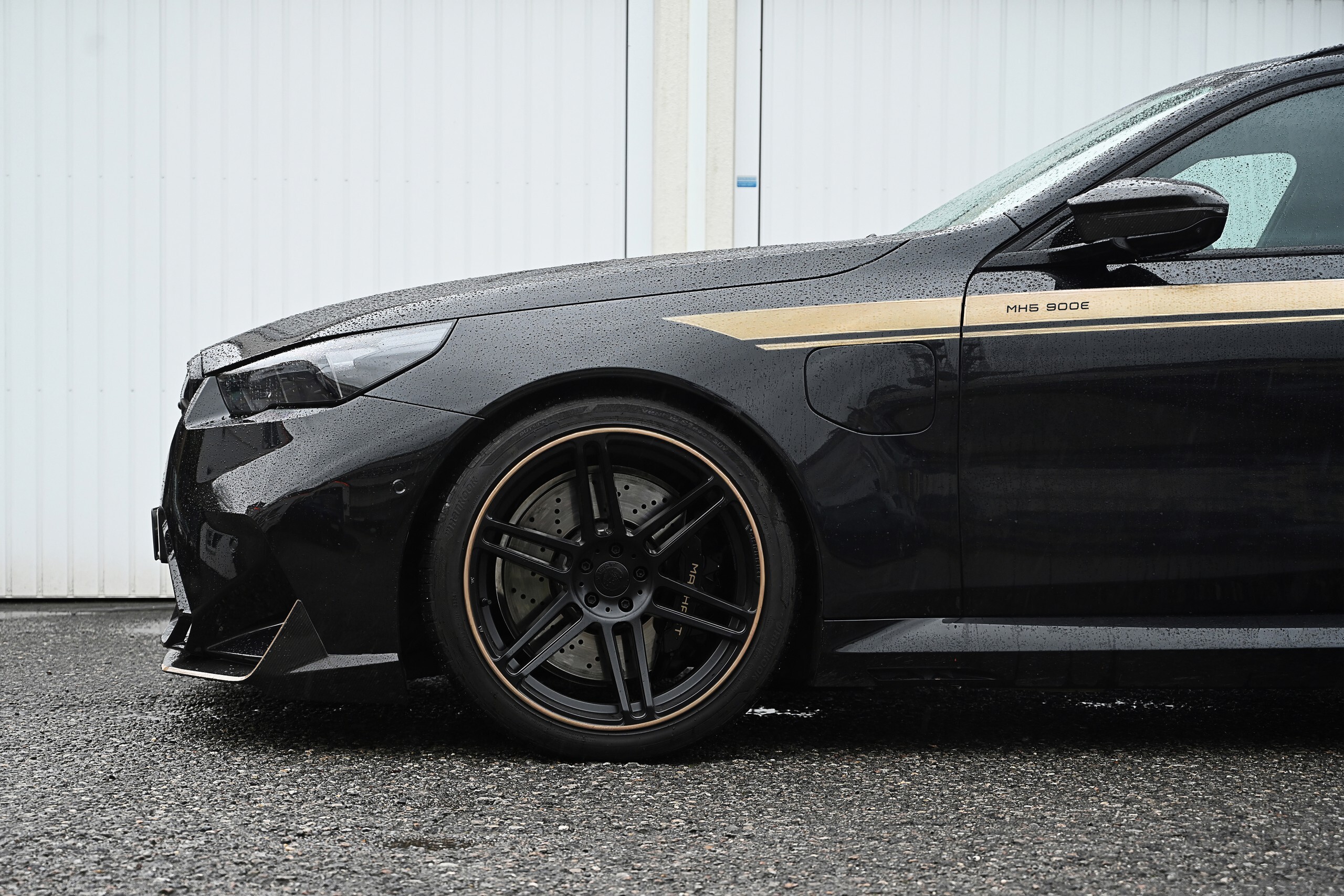 Manhart знайшов 180-сильний BMW у моторному відсіку M5 Touring