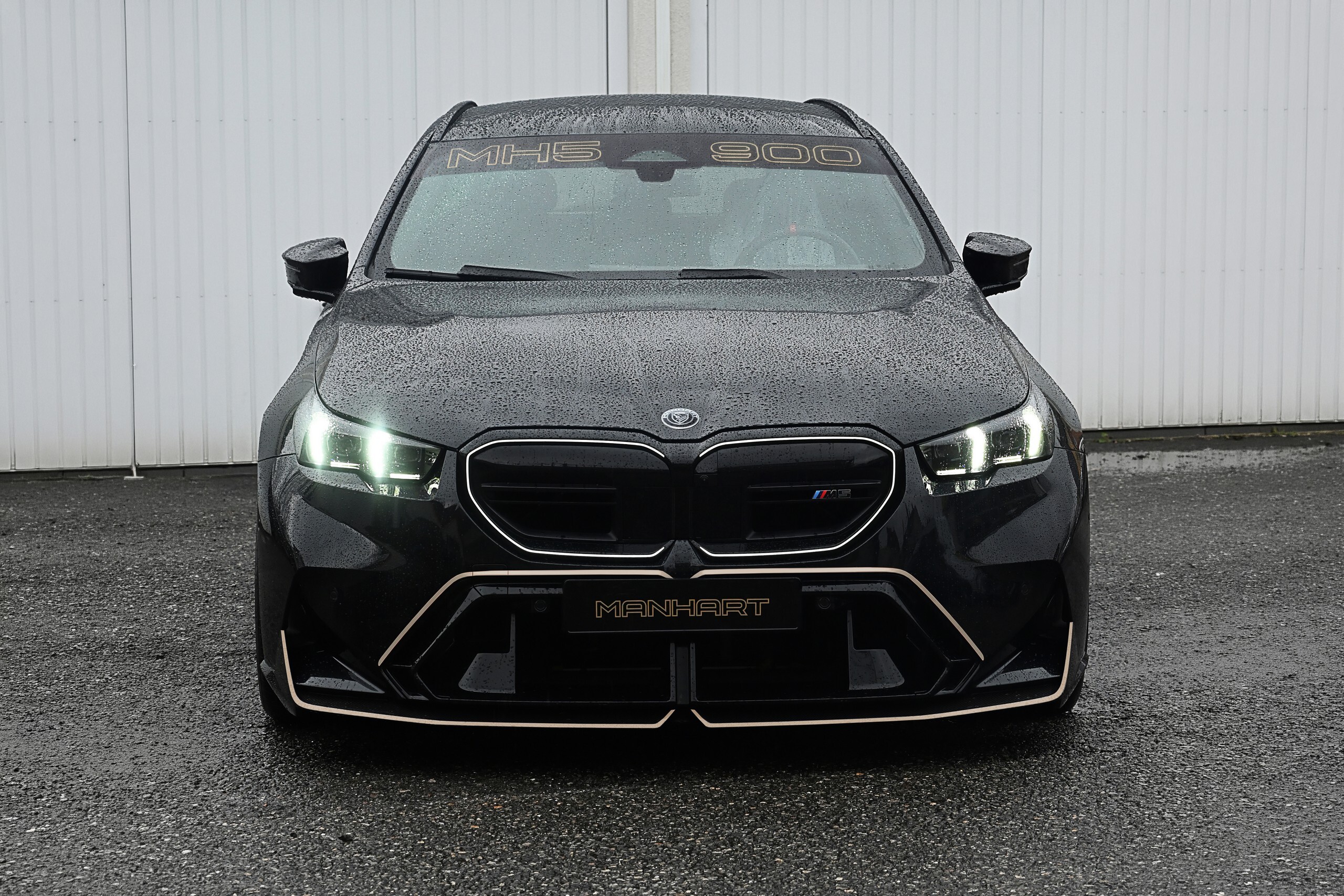 Manhart знайшов 180-сильний BMW у моторному відсіку M5 Touring