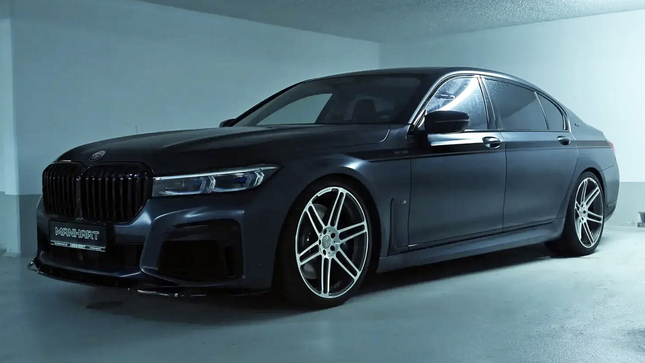 Manhart доводить, що старий BMW 7-ї серії робив це найкраще