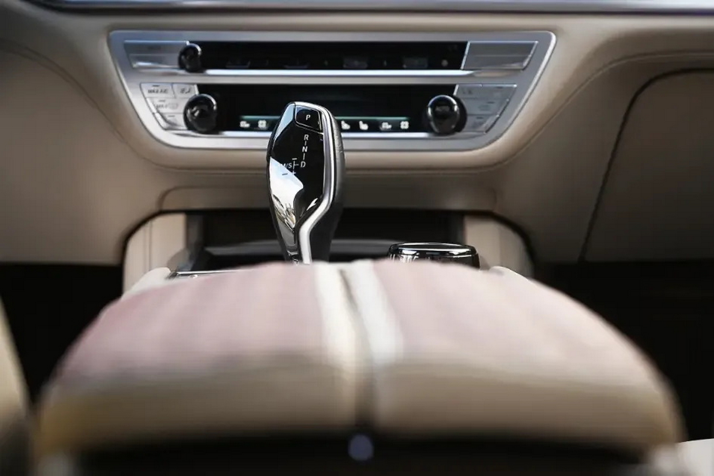 Manhart доводить, що старий BMW 7-ї серії робив це найкраще