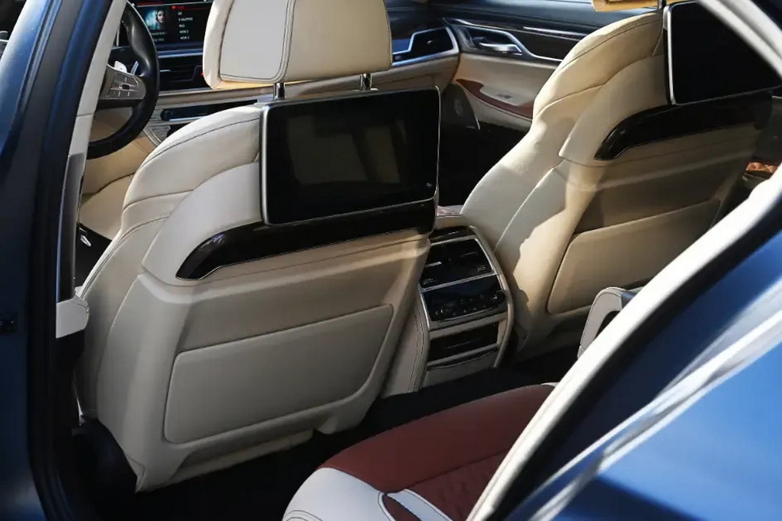 Manhart доводить, що старий BMW 7-ї серії робив це найкраще