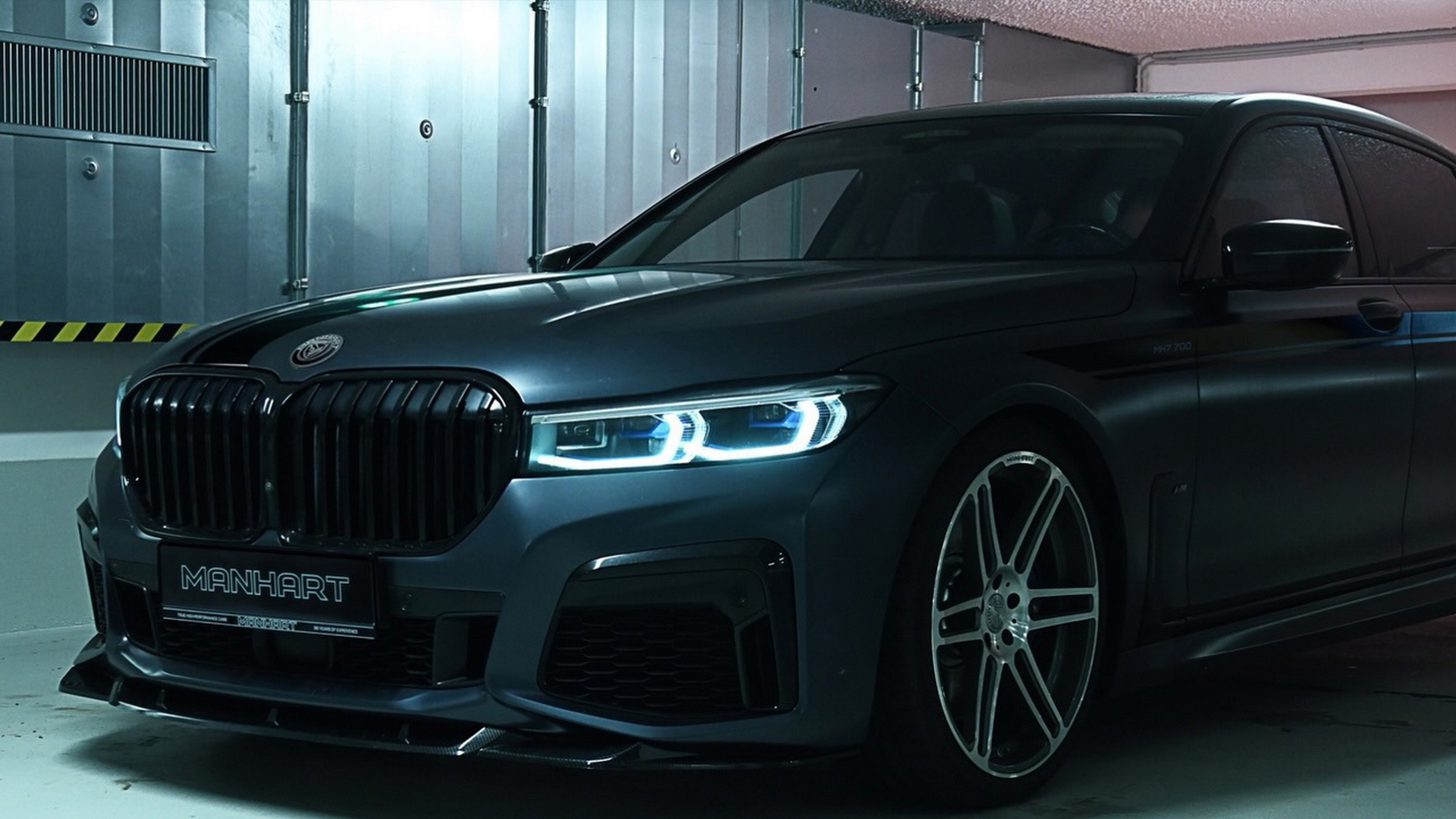 Manhart доводить, що старий BMW 7-ї серії робив це найкраще