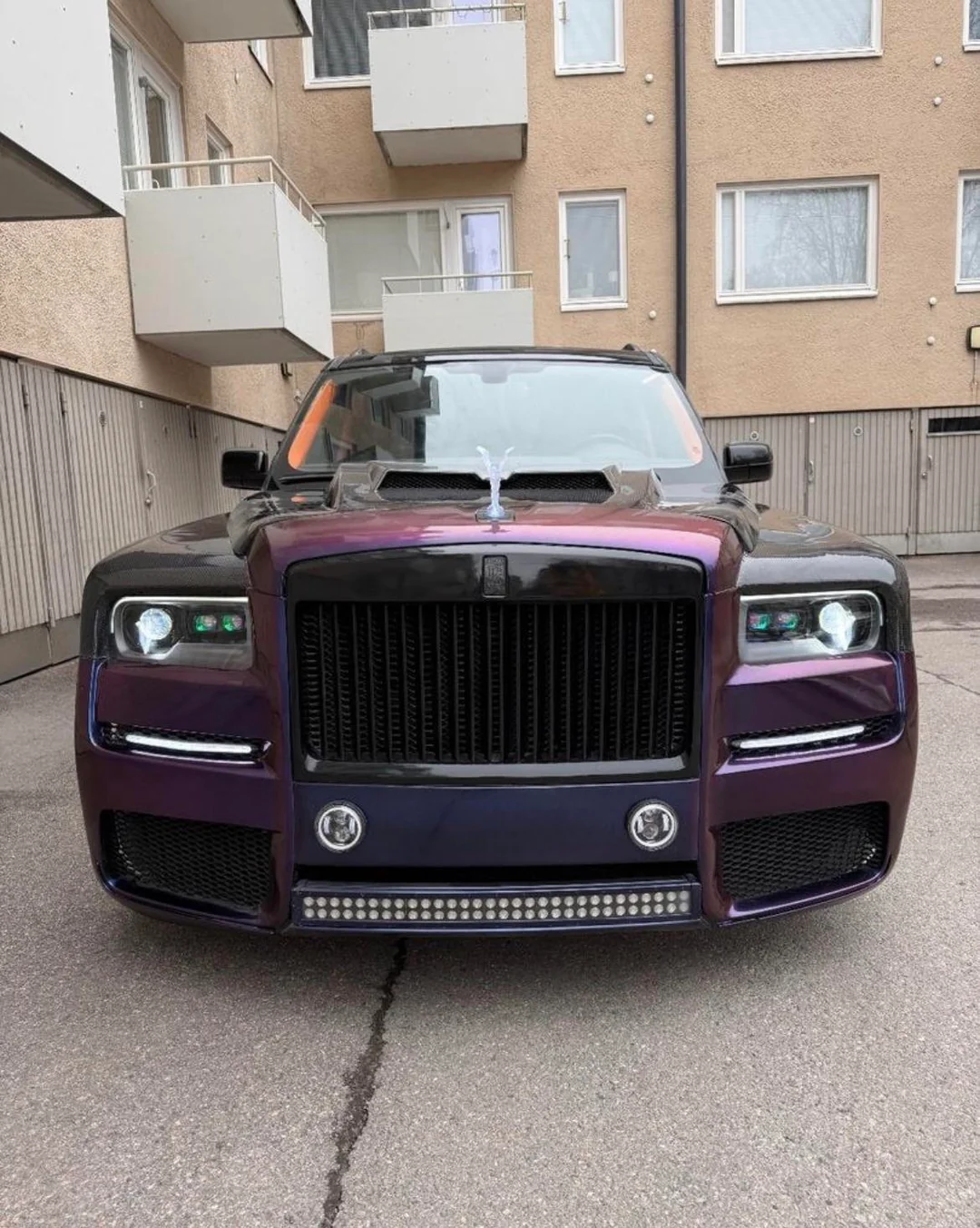 Хтось у Фінляндії вчинив перегони на Range Rover Sport