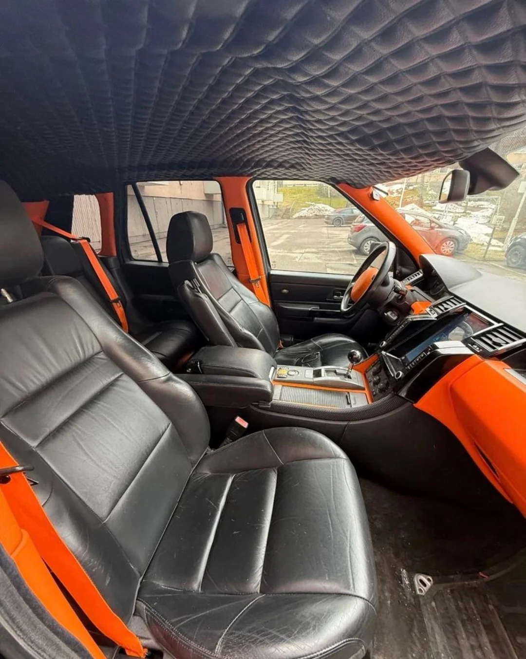 Хтось у Фінляндії вчинив перегони на Range Rover Sport