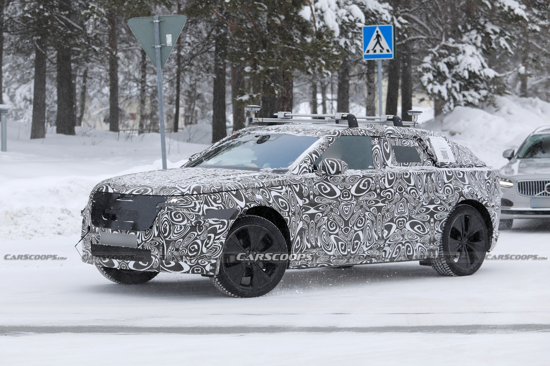 New Velar Looks Uncomfortably Close To A Range Rover Sedan