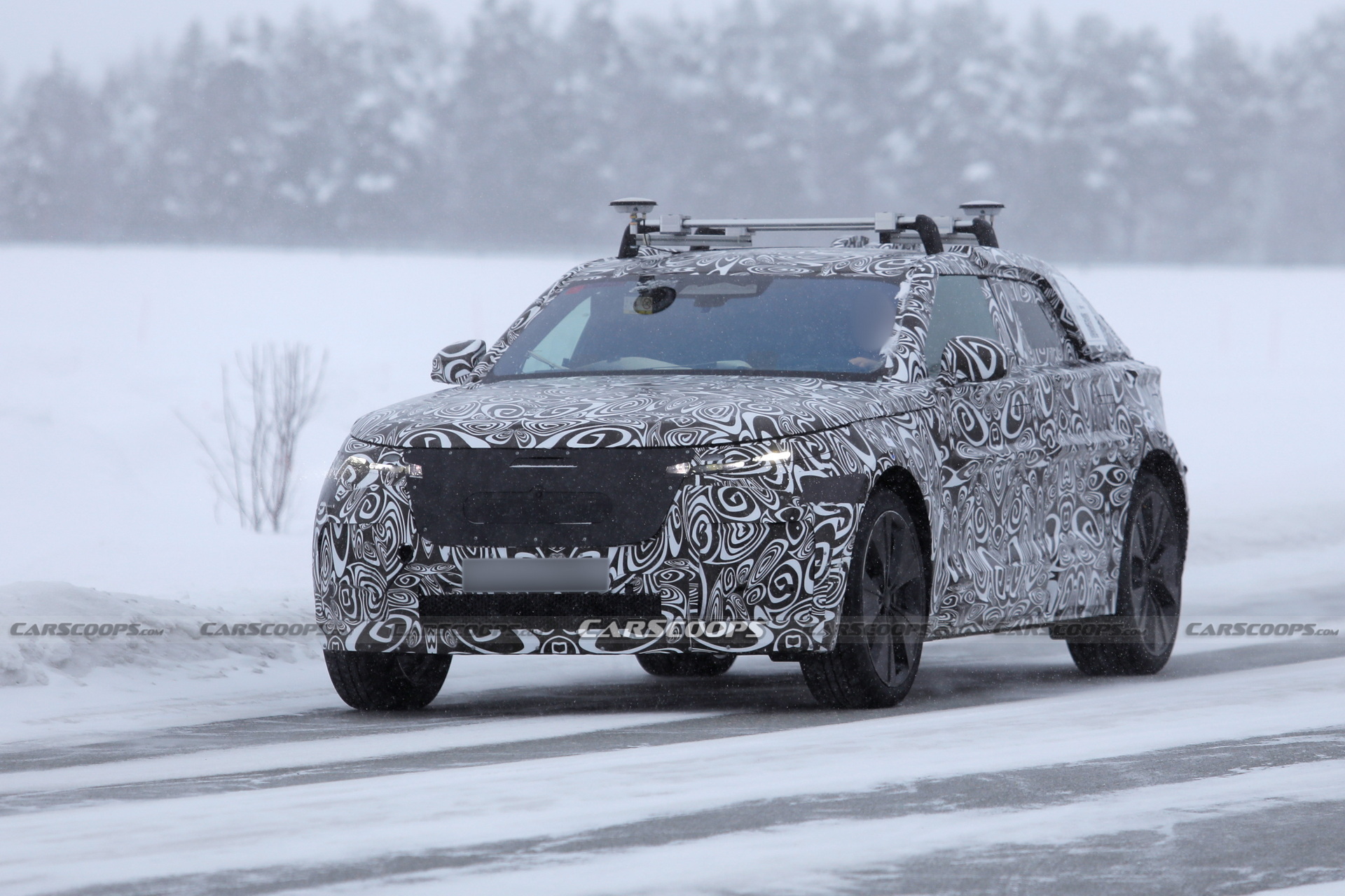 New Velar Looks Uncomfortably Close To A Range Rover Sedan