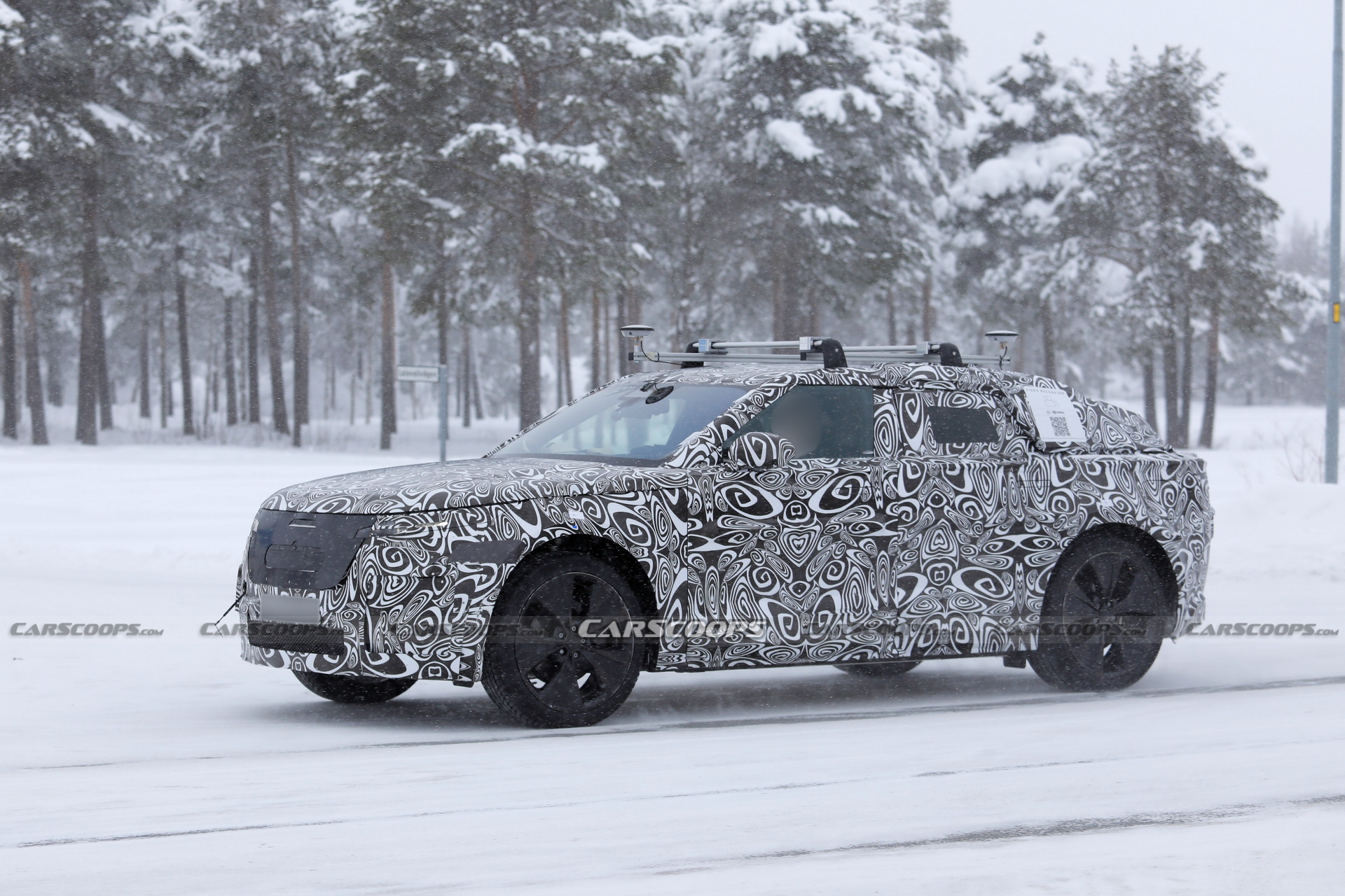 New Velar Looks Uncomfortably Close To A Range Rover Sedan