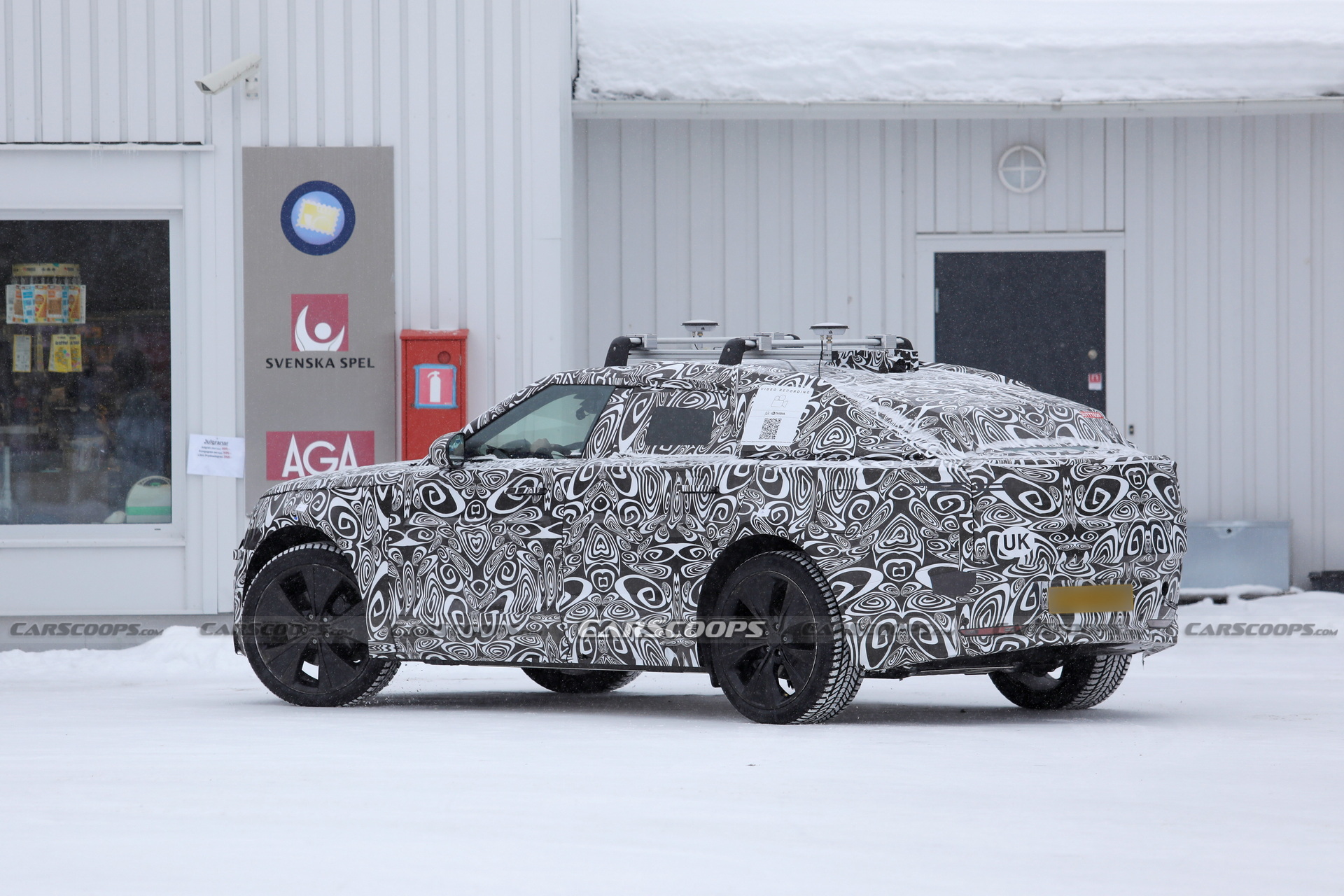 New Velar Looks Uncomfortably Close To A Range Rover Sedan