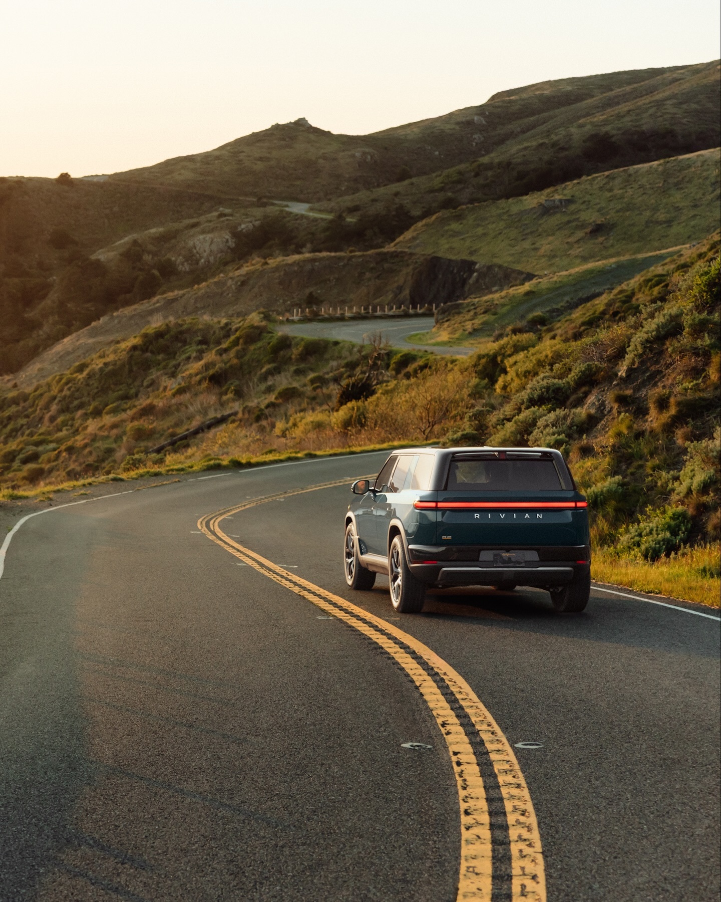 Rivian R2 2027 010