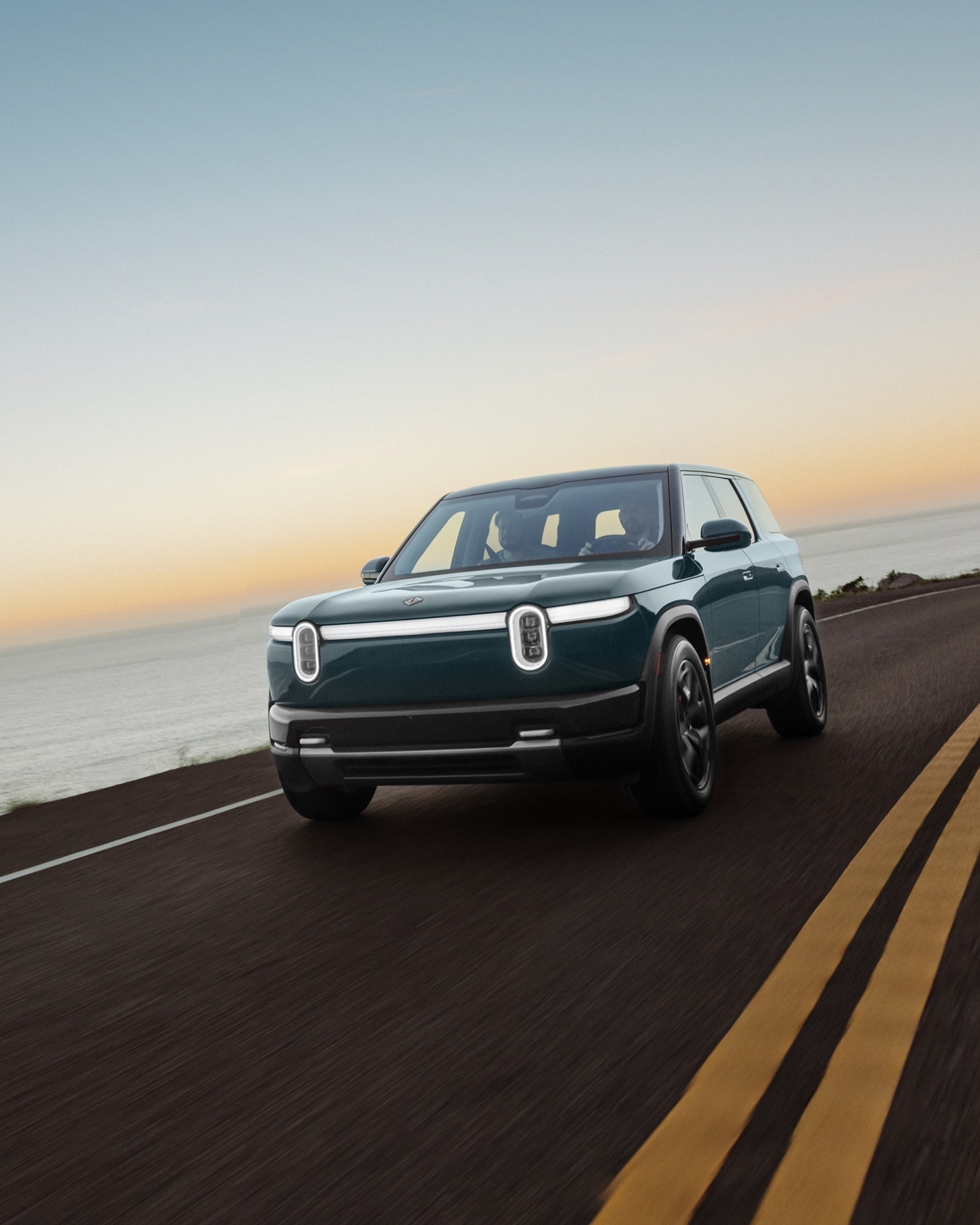 Rivian R2 2027 011