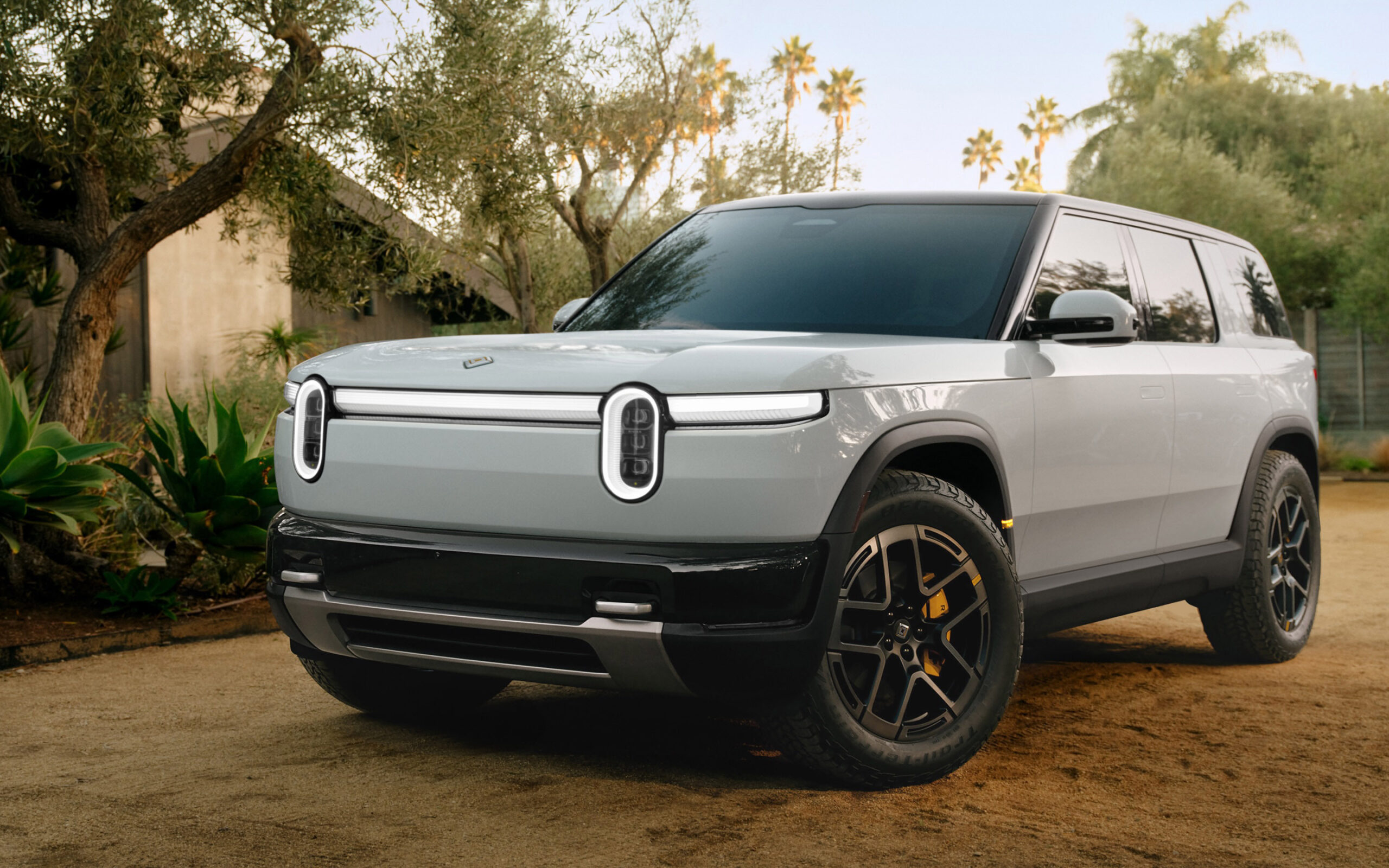Rivian R2 2027 013