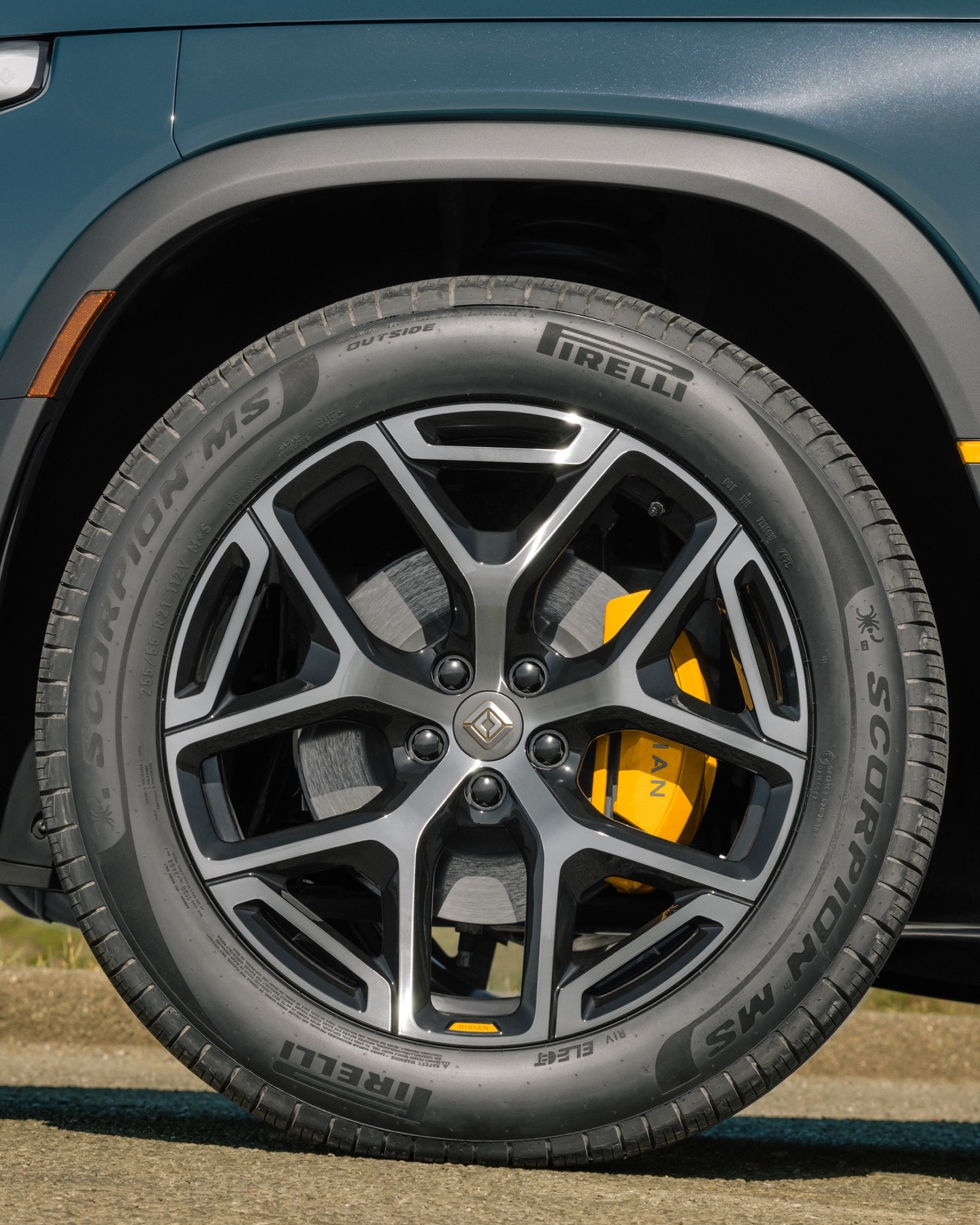 Rivian R2 2027 026