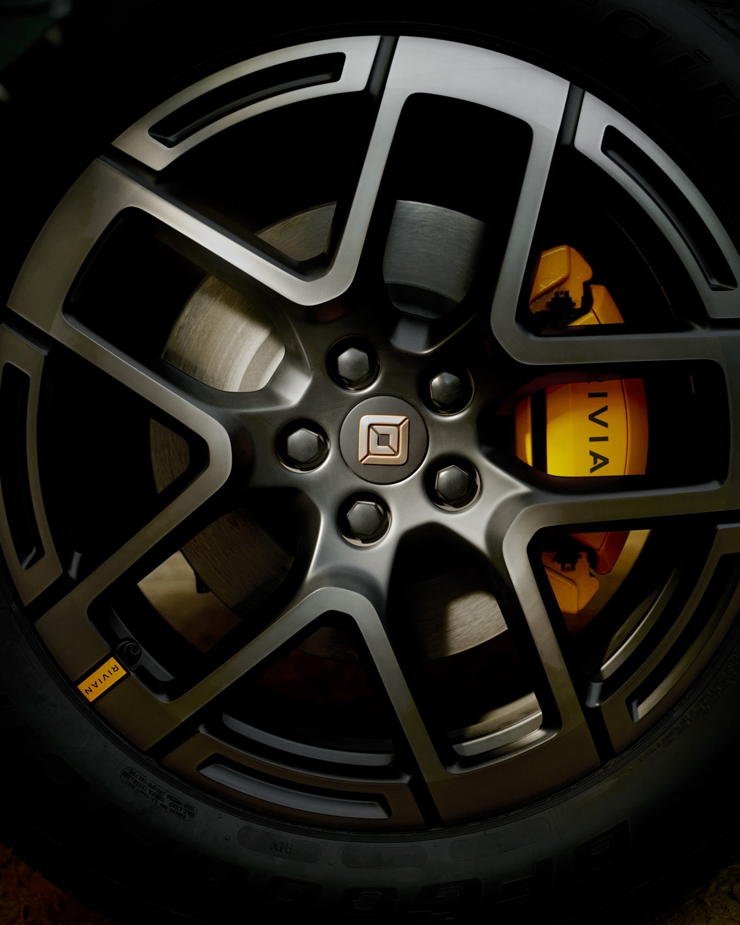 Rivian R2 2027 027