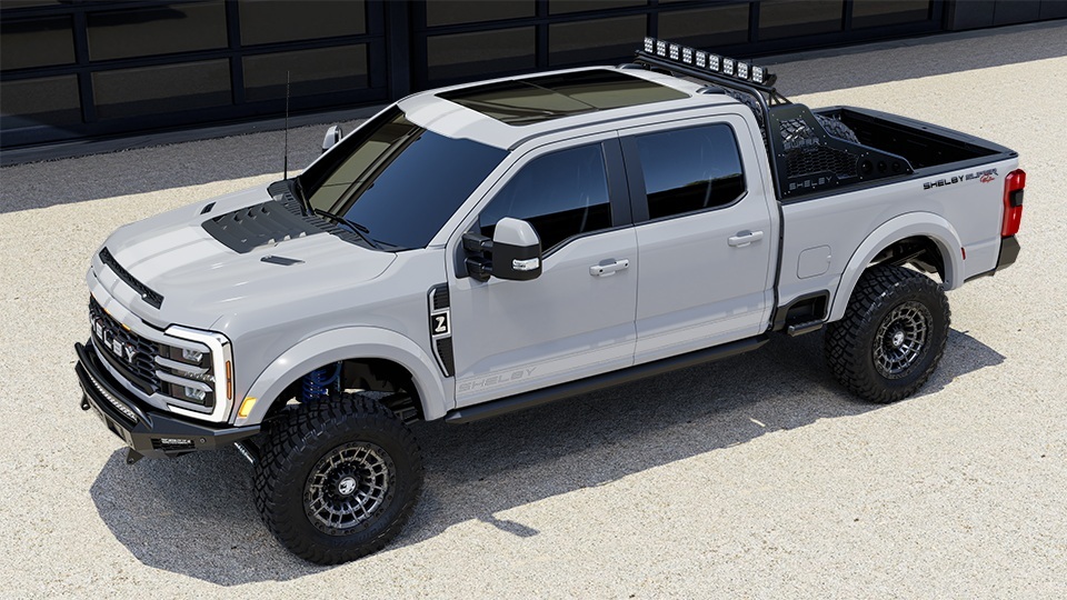 Остання конструкція Shelby обмінює трек на газон