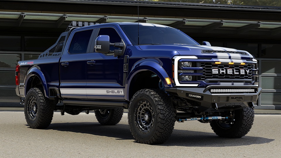 Остання конструкція Shelby обмінює трек на газон