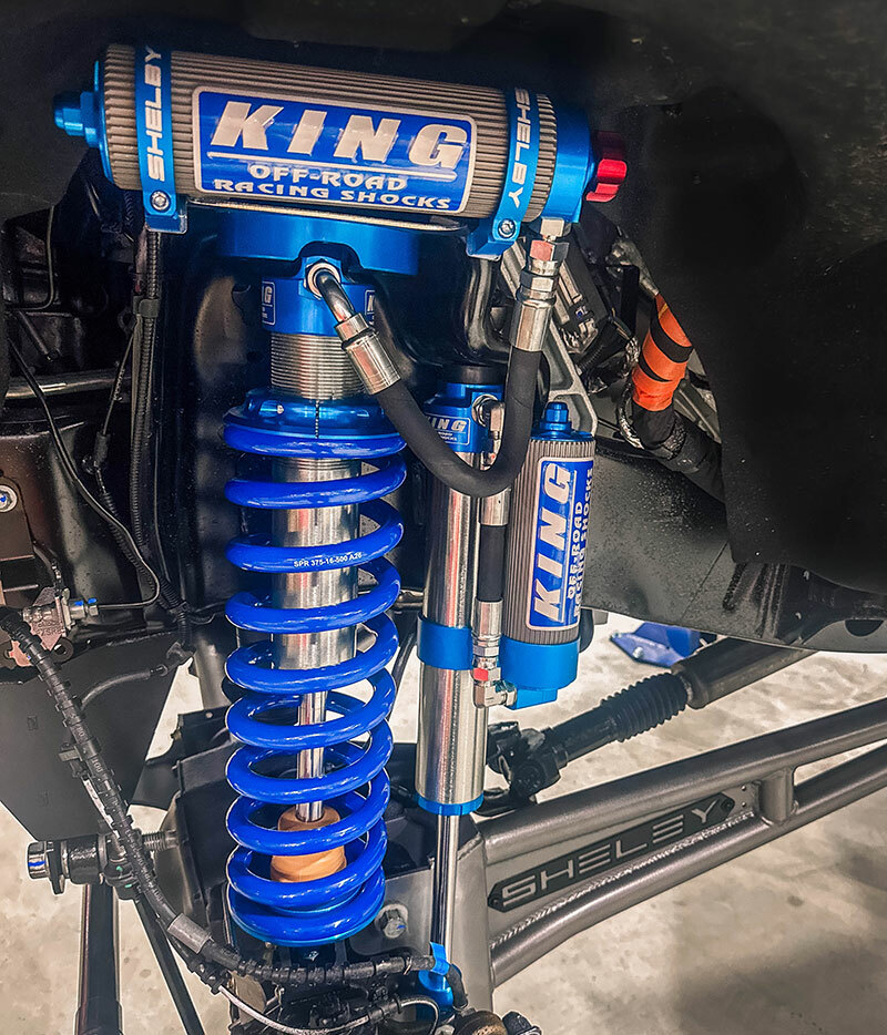 Остання конструкція Shelby обмінює трек на газон