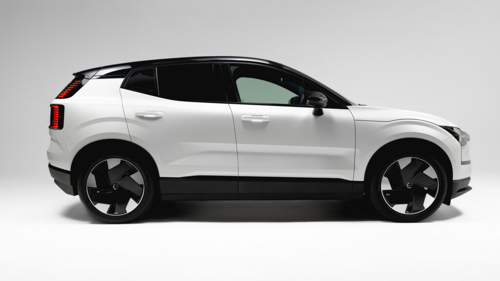  Volvo&rsquo;s First Commercial Van Looks Familiar Because It Is