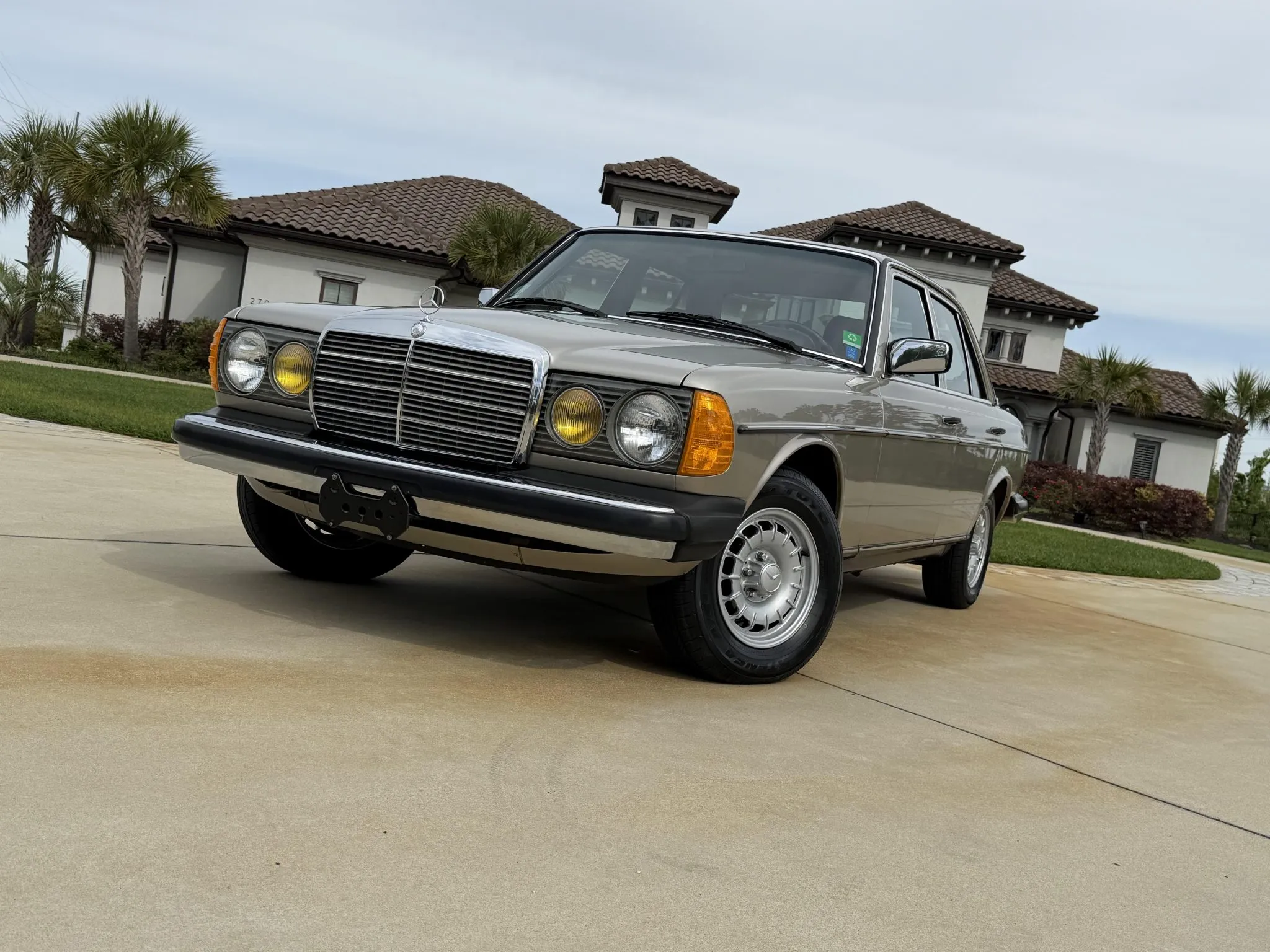 This Mercedes 300D Turbo Has Fewer Miles Than A 2025 Corolla, And It’s From 1985