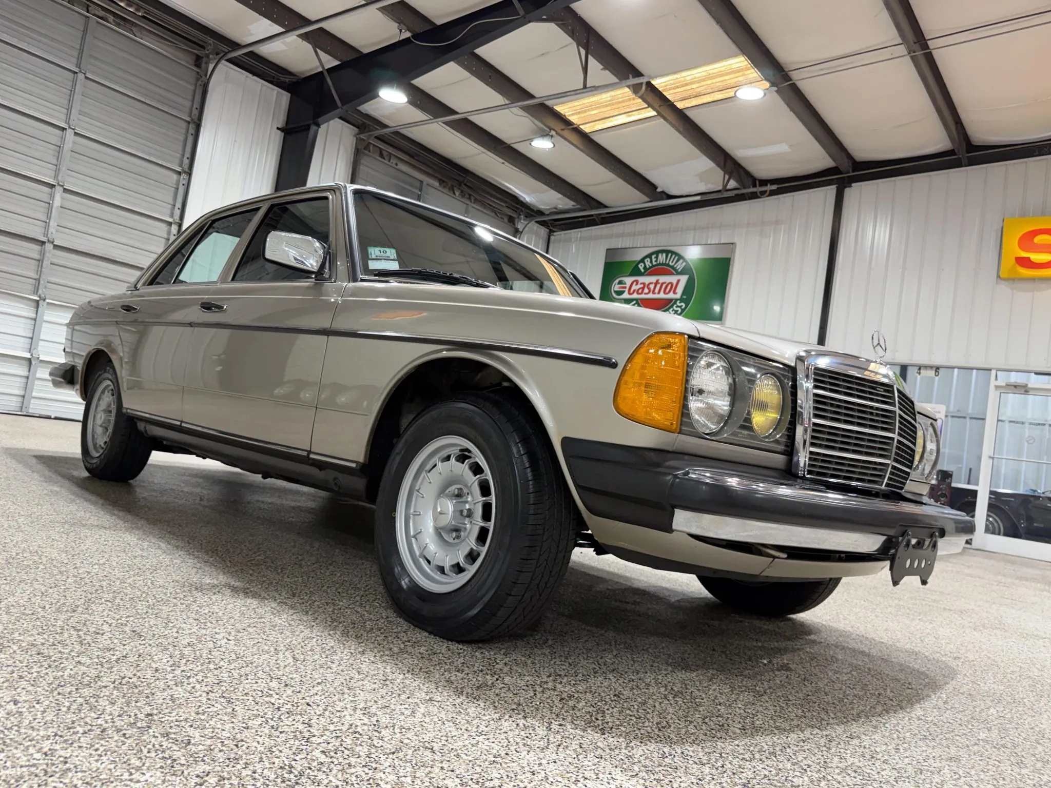 This Mercedes 300D Turbo Has Fewer Miles Than A 2025 Corolla, And It’s From 1985