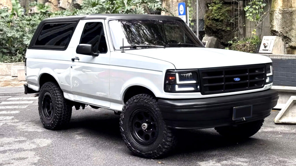  Ford Never Built A Modern Bronco XLT, But Someone Else Did