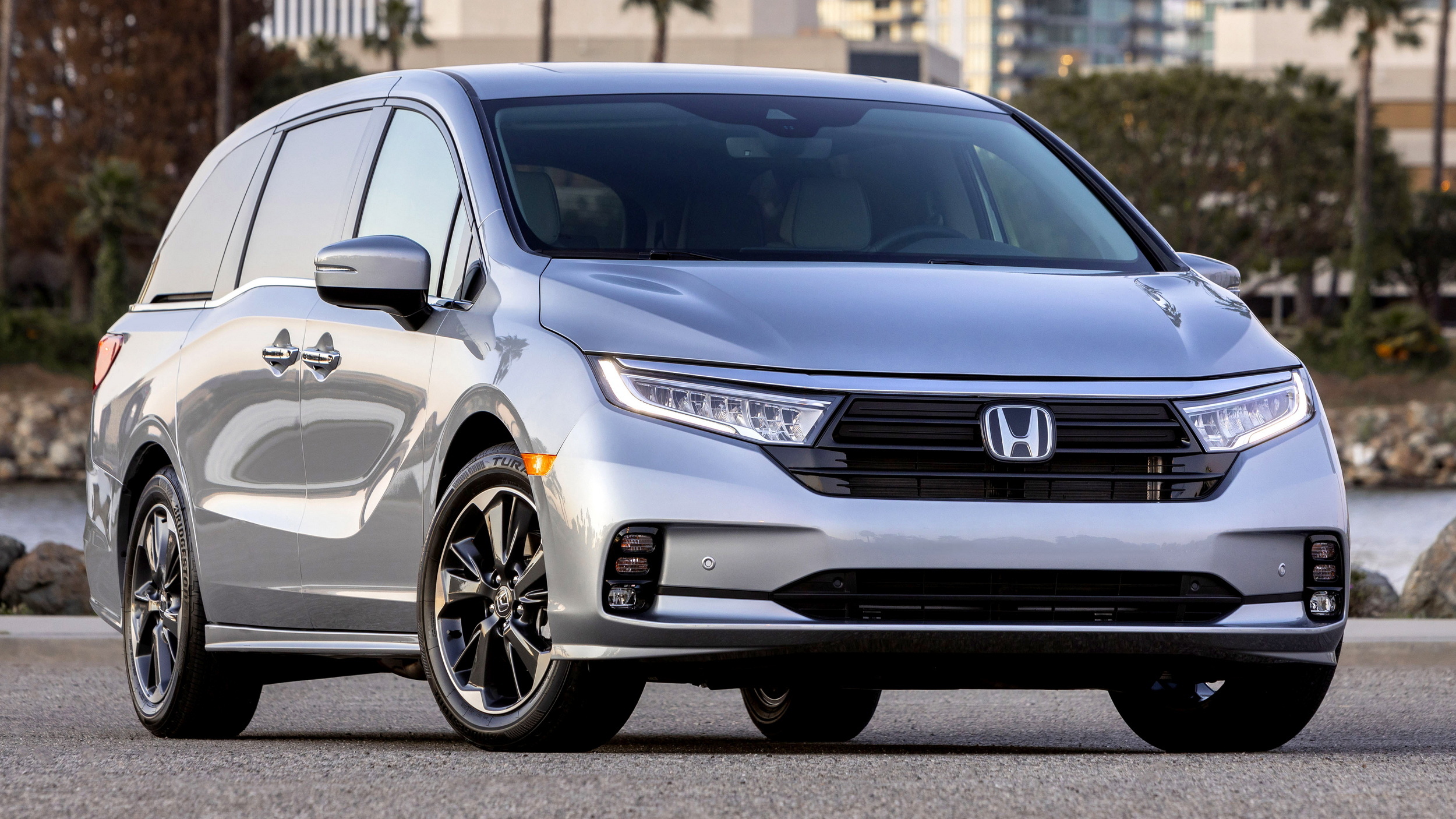 Image for Honda’s Odyssey Has Caused 25 Injuries By Mistaking Potholes For Crashes