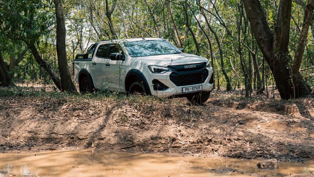  Isuzu&rsquo;s 2026 D-Max Loses Every Spec Battle Against The Hilux And Ranger, And Buyers Don&rsquo;t Care | Review