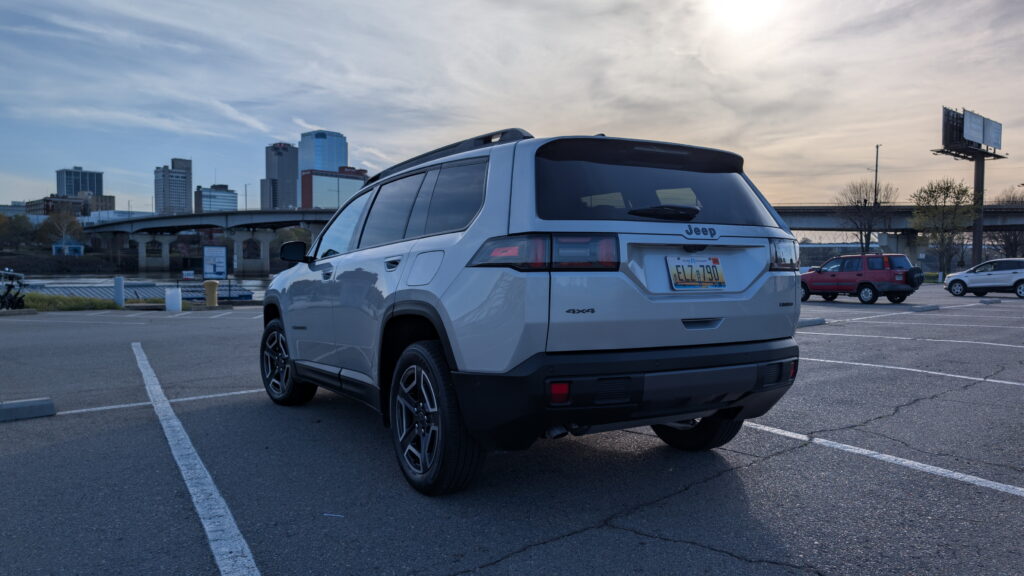  Jeep&rsquo;s 2026 Cherokee Stopped Pretending To Be A Jeep, And It Drives Better For It
