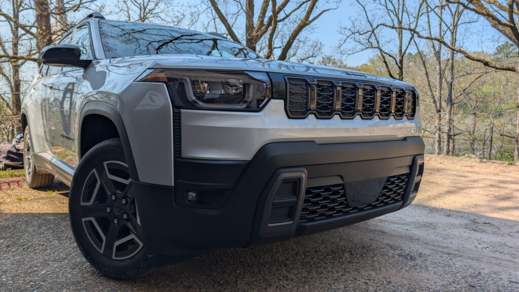  Jeep&rsquo;s 2026 Cherokee Stopped Pretending To Be A Jeep, And It Drives Better For It