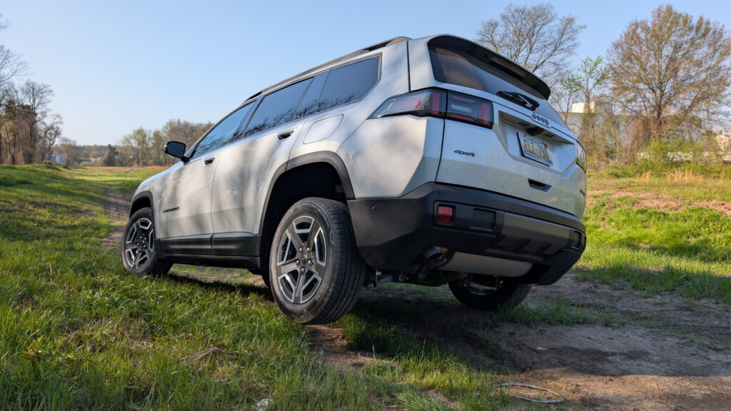  Jeep&rsquo;s 2026 Cherokee Stopped Pretending To Be A Jeep, And It Drives Better For It