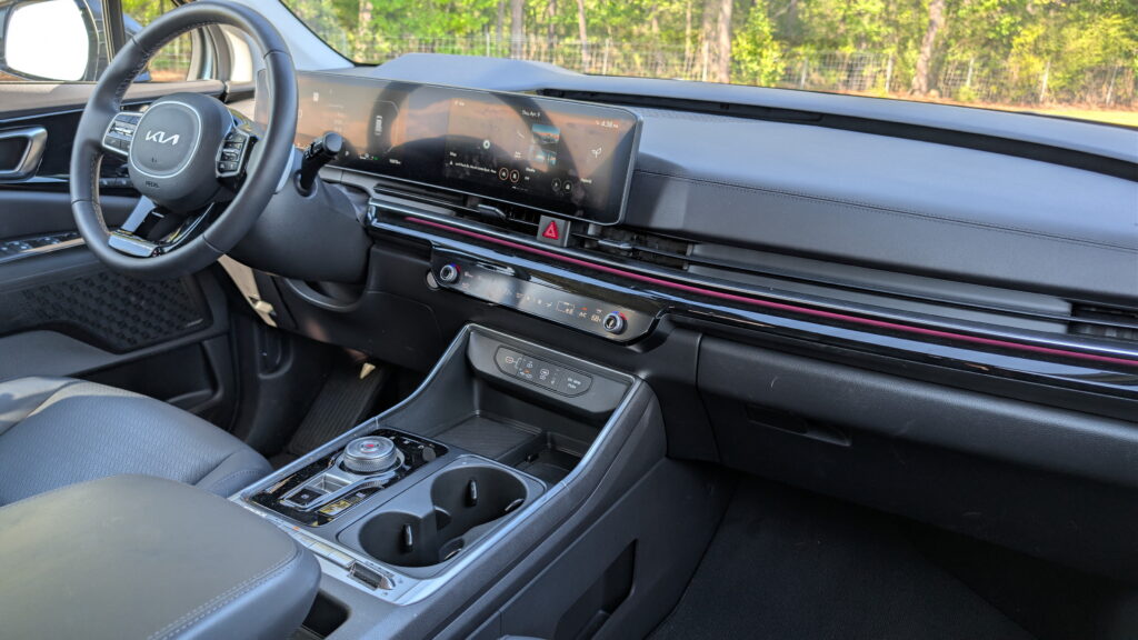 Другий ряд сидінь Kia Carnival