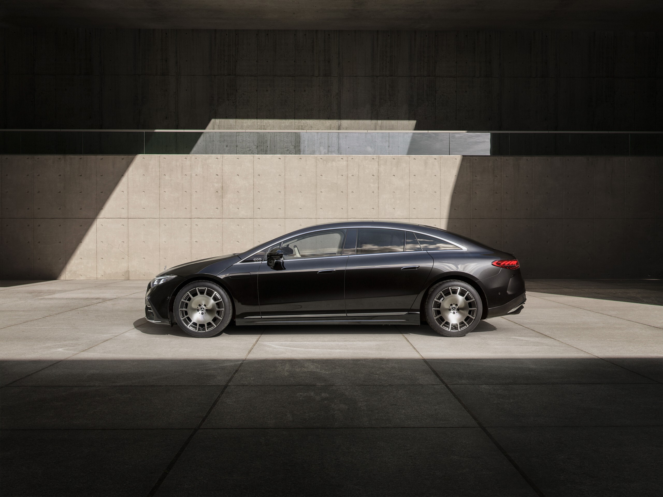 Mercedes Gave The 2027 EQS Up To 575 Miles Of Range, And The Yoke’s On You