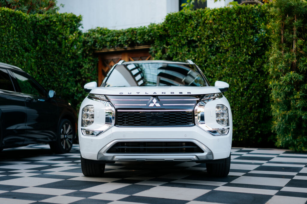  Mitsubishi Hints At A Rugged Outlander, But Americans Won&rsquo;t Be Getting It