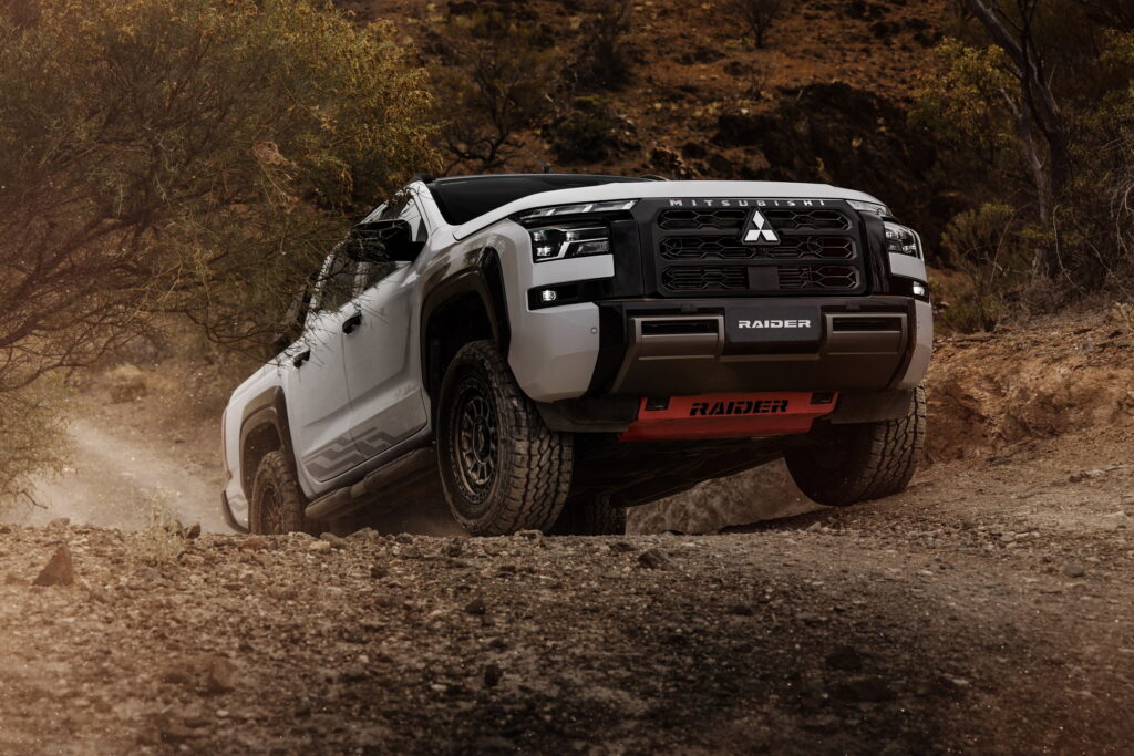 Mitsubishi Hints At A Rugged Outlander, But Americans Won&rsquo;t Be Getting It