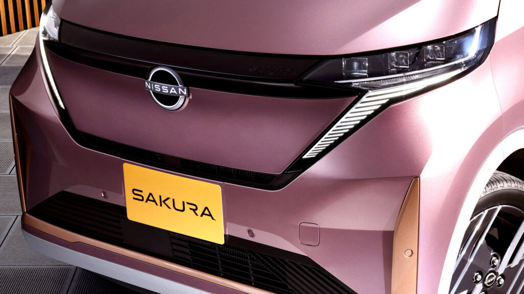  Nissan’s Popular Kei-Car Got A New Face For 2026. It’s The Leaf’s