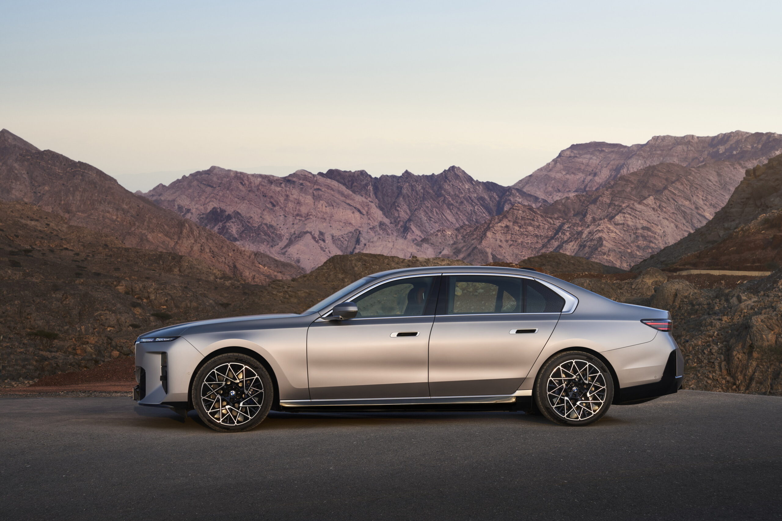 BMW’s 7-Series Facelift Hides A Blueprint For Every Older Model It Still Sells