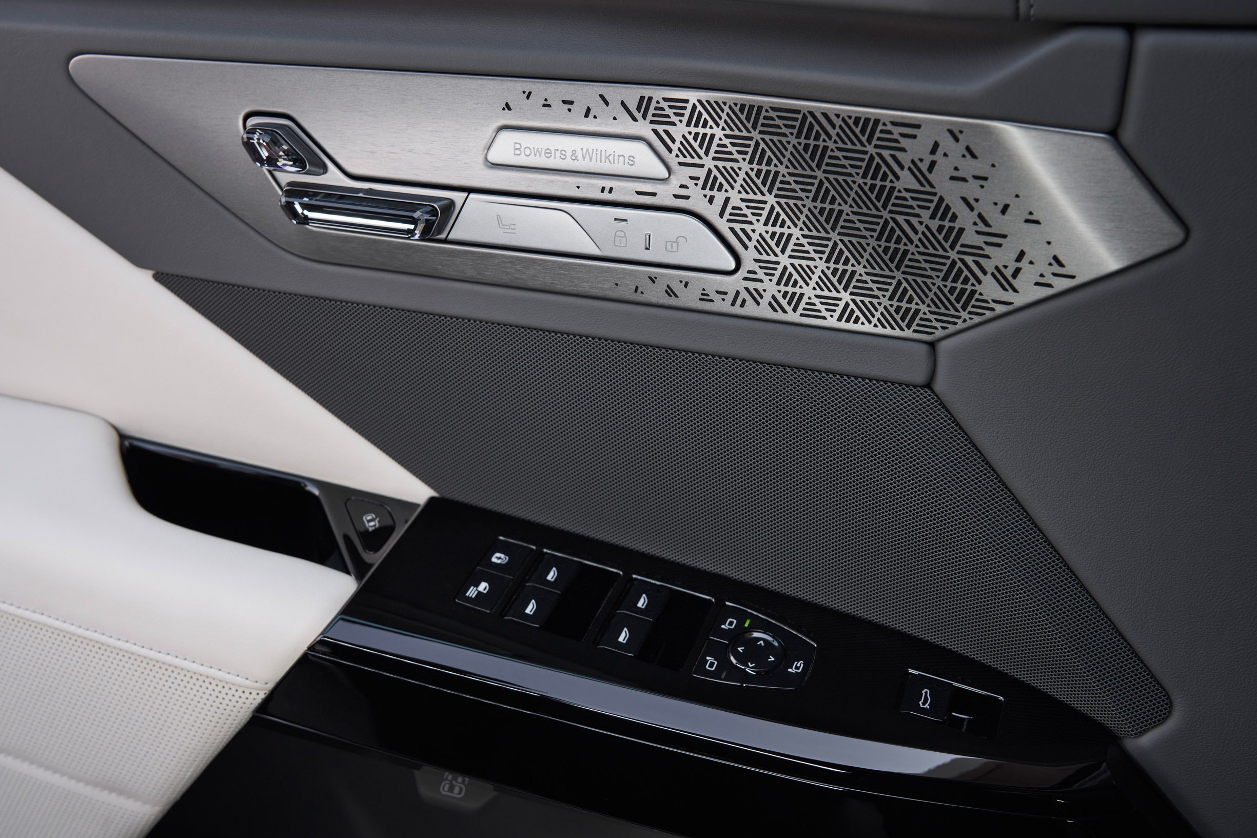 BMW’s 7-Series Facelift Hides A Blueprint For Every Older Model It Still Sells