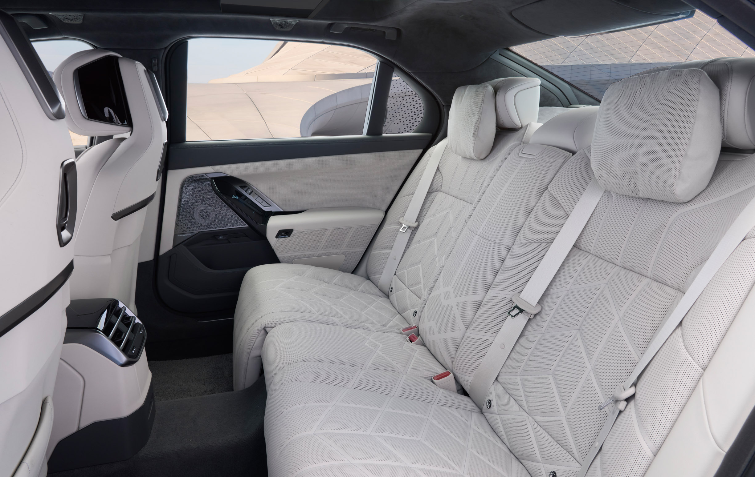 BMW’s 7-Series Facelift Hides A Blueprint For Every Older Model It Still Sells