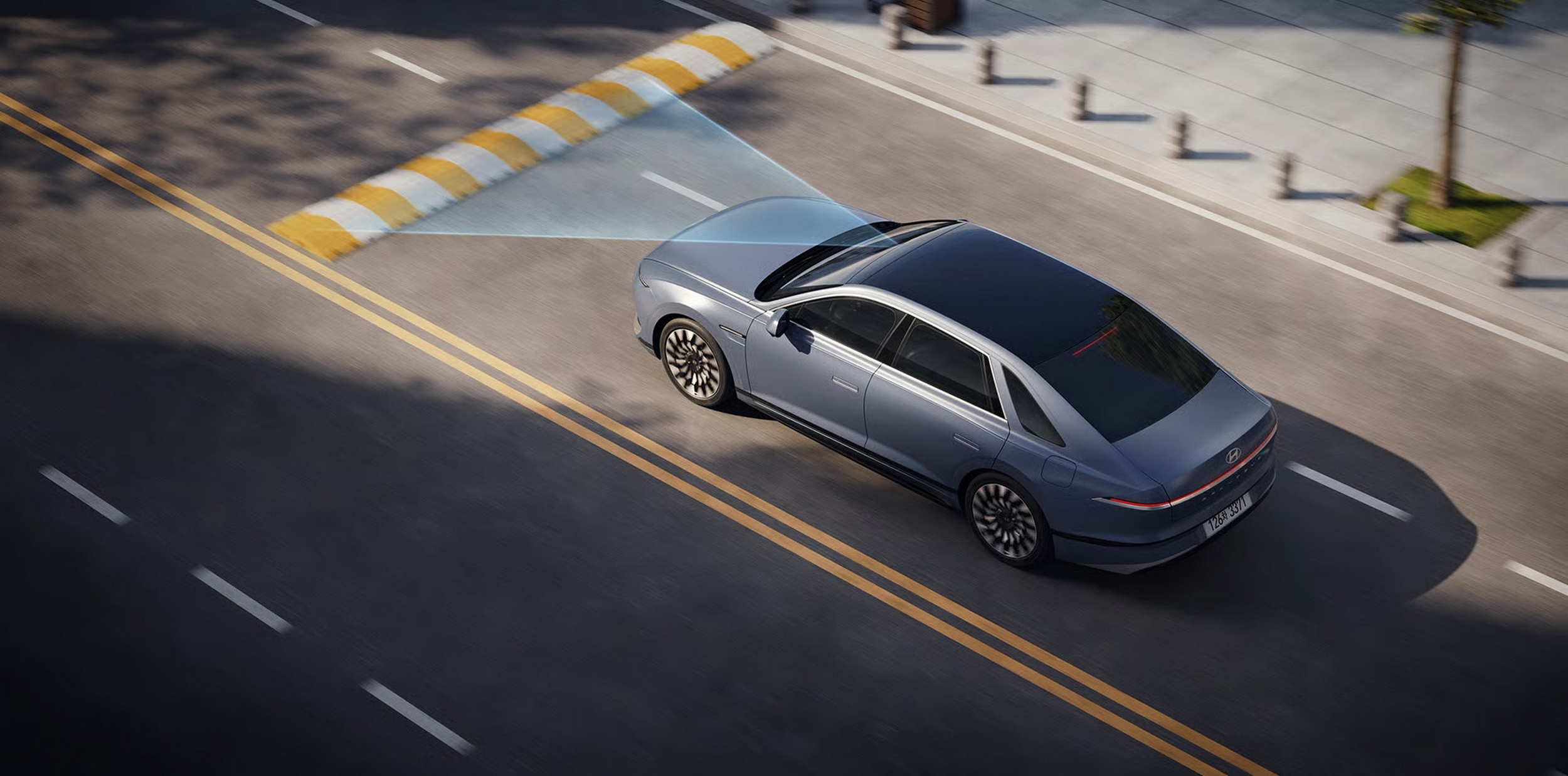 The $28K Flagship Hyundai Sedan Americans Called The Azera Closes In On Genesis