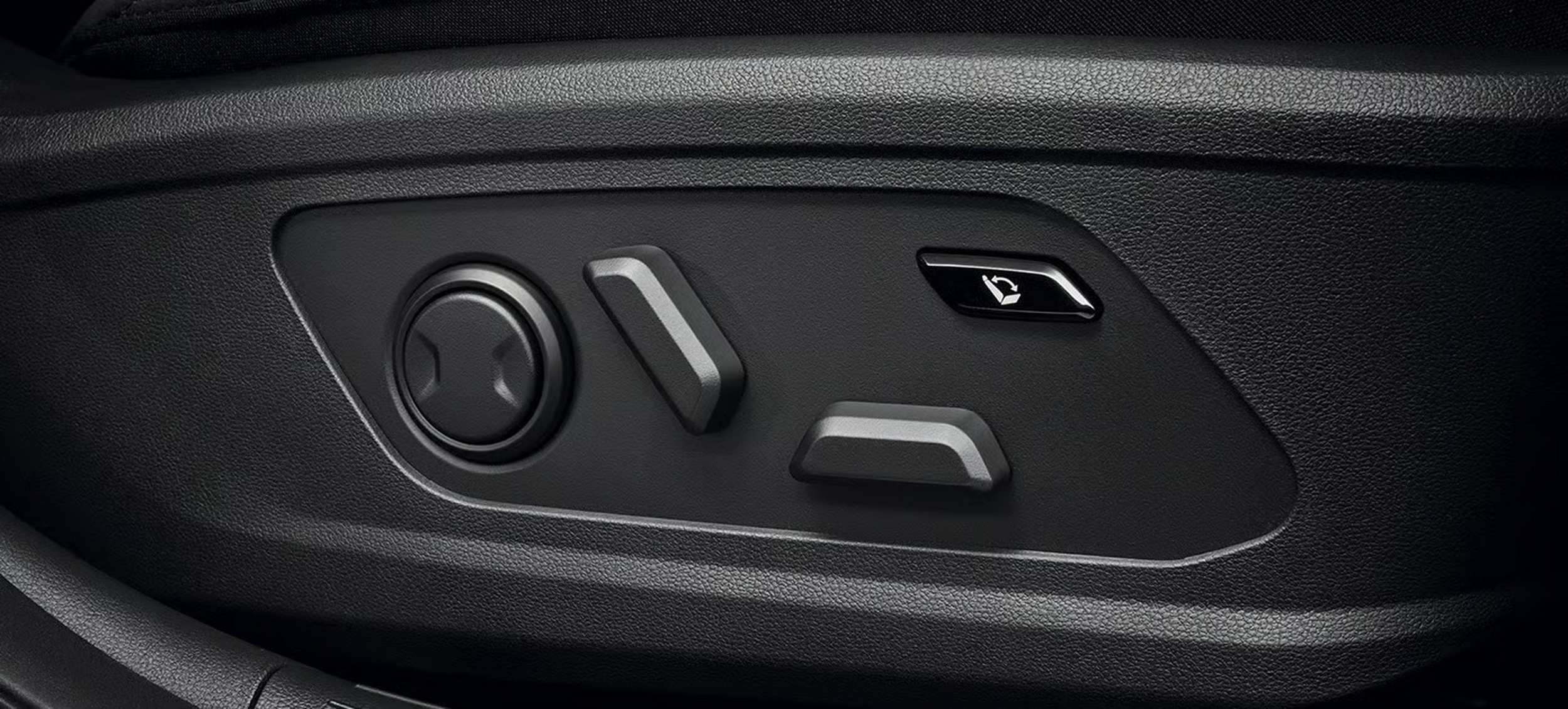 The $28K Flagship Hyundai Sedan Americans Called The Azera Closes In On Genesis