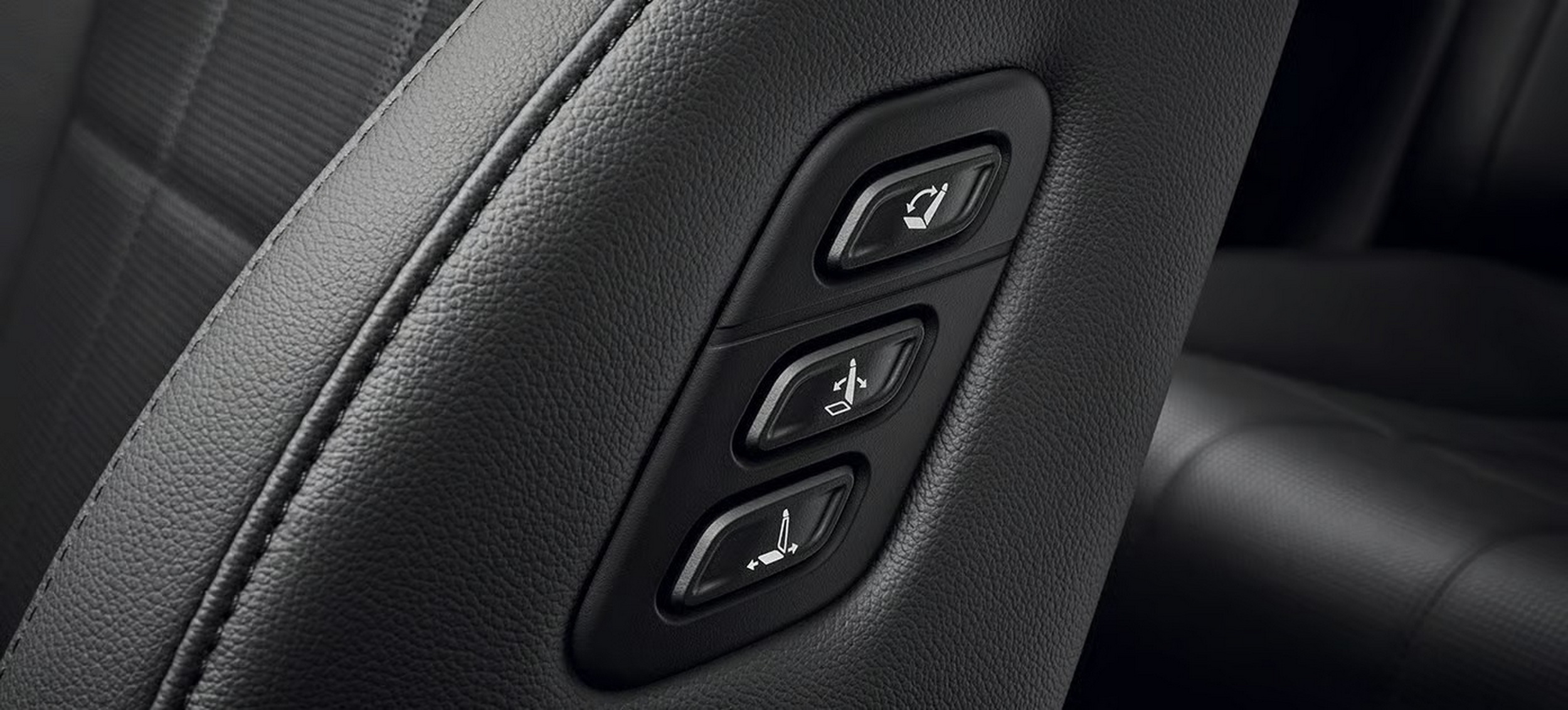 The $28K Flagship Hyundai Sedan Americans Called The Azera Closes In On Genesis
