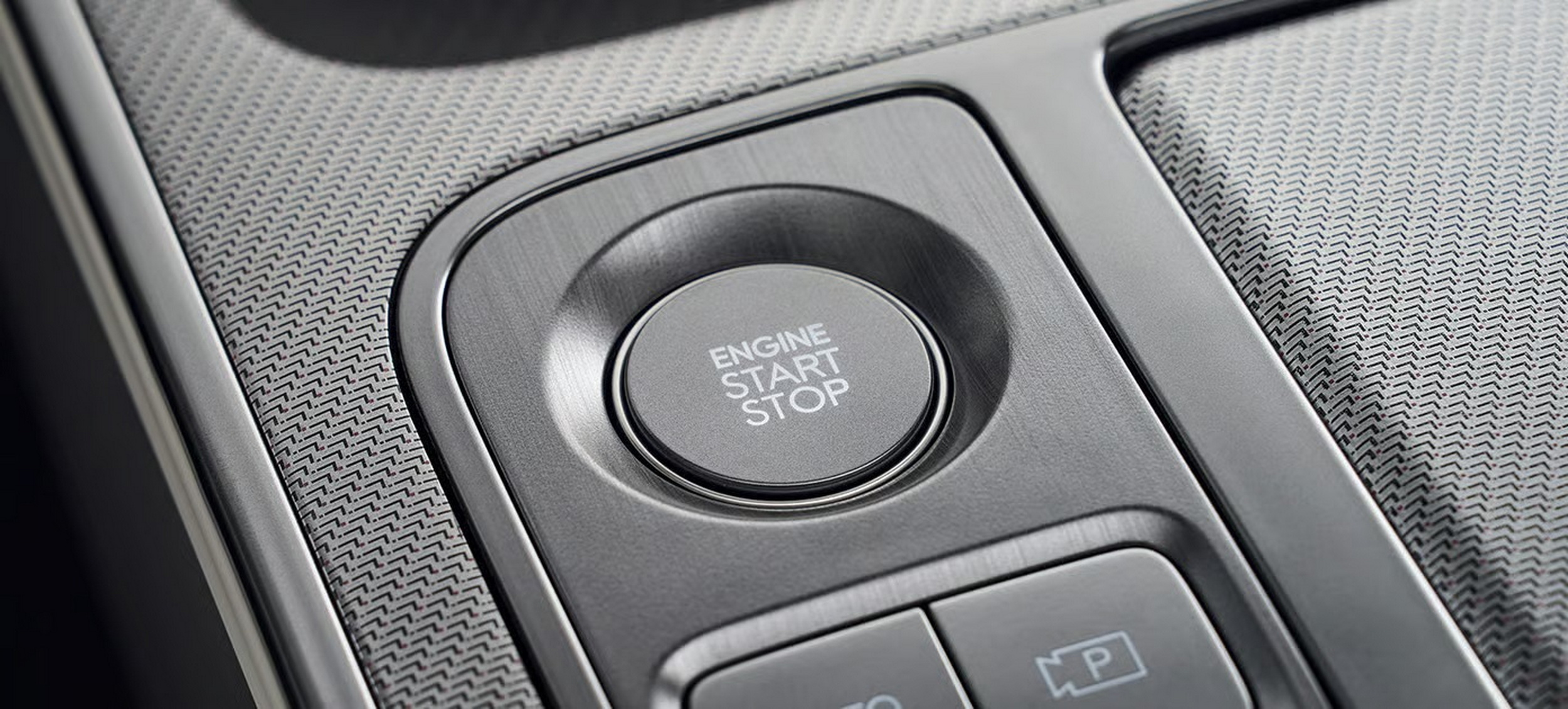 The $28K Flagship Hyundai Sedan Americans Called The Azera Closes In On Genesis