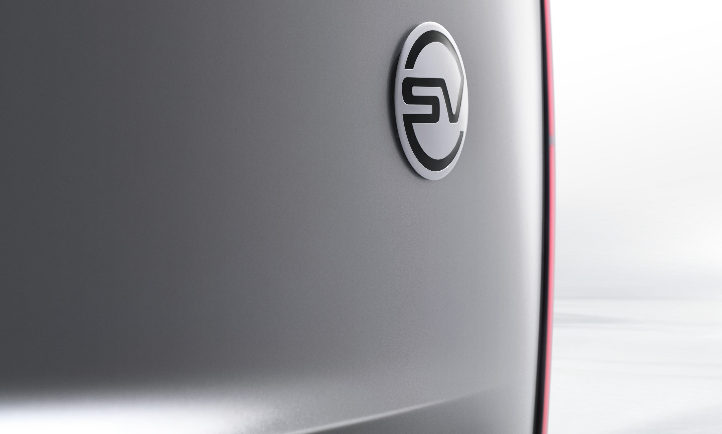 The $337,000 Range Rover SV Ultra Has No Leather And A Floor That Pulses To Music