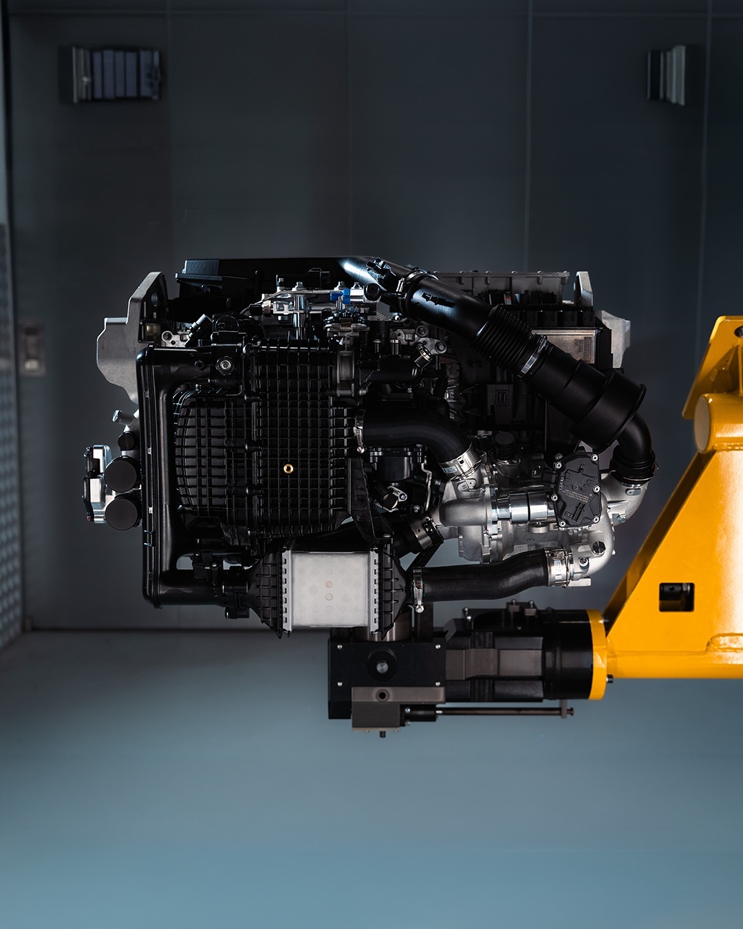 BMW iX5 Hydrogen Teased With 385 Miles Of Range