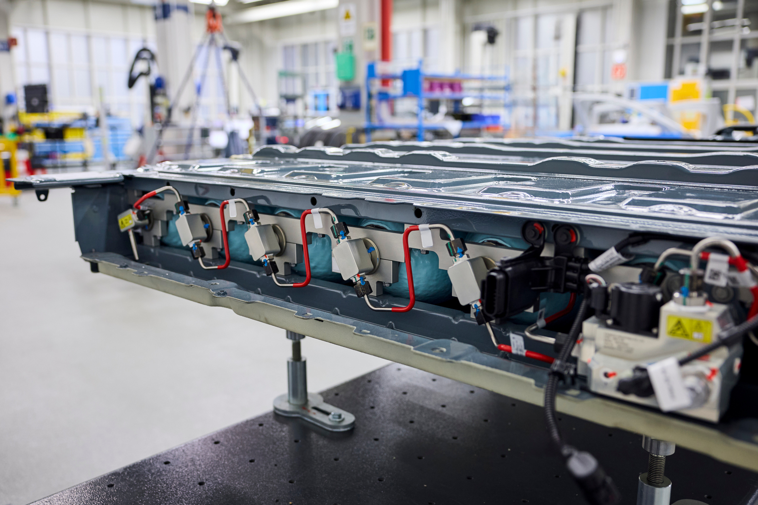 BMW iX5 Hydrogen Teased With 385 Miles Of Range