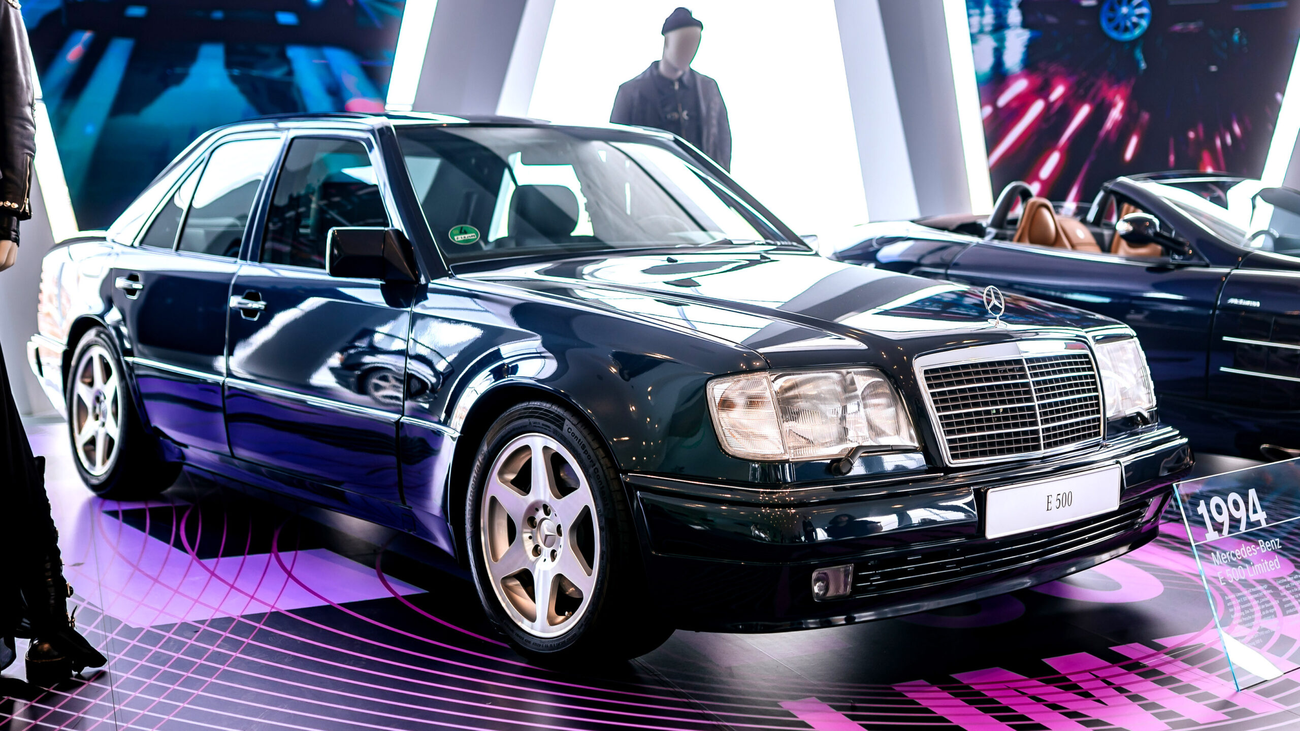 Mercedes Built Its Greatest Sedan With Porsche, And The Last One Ever Made Has 262 Miles On It