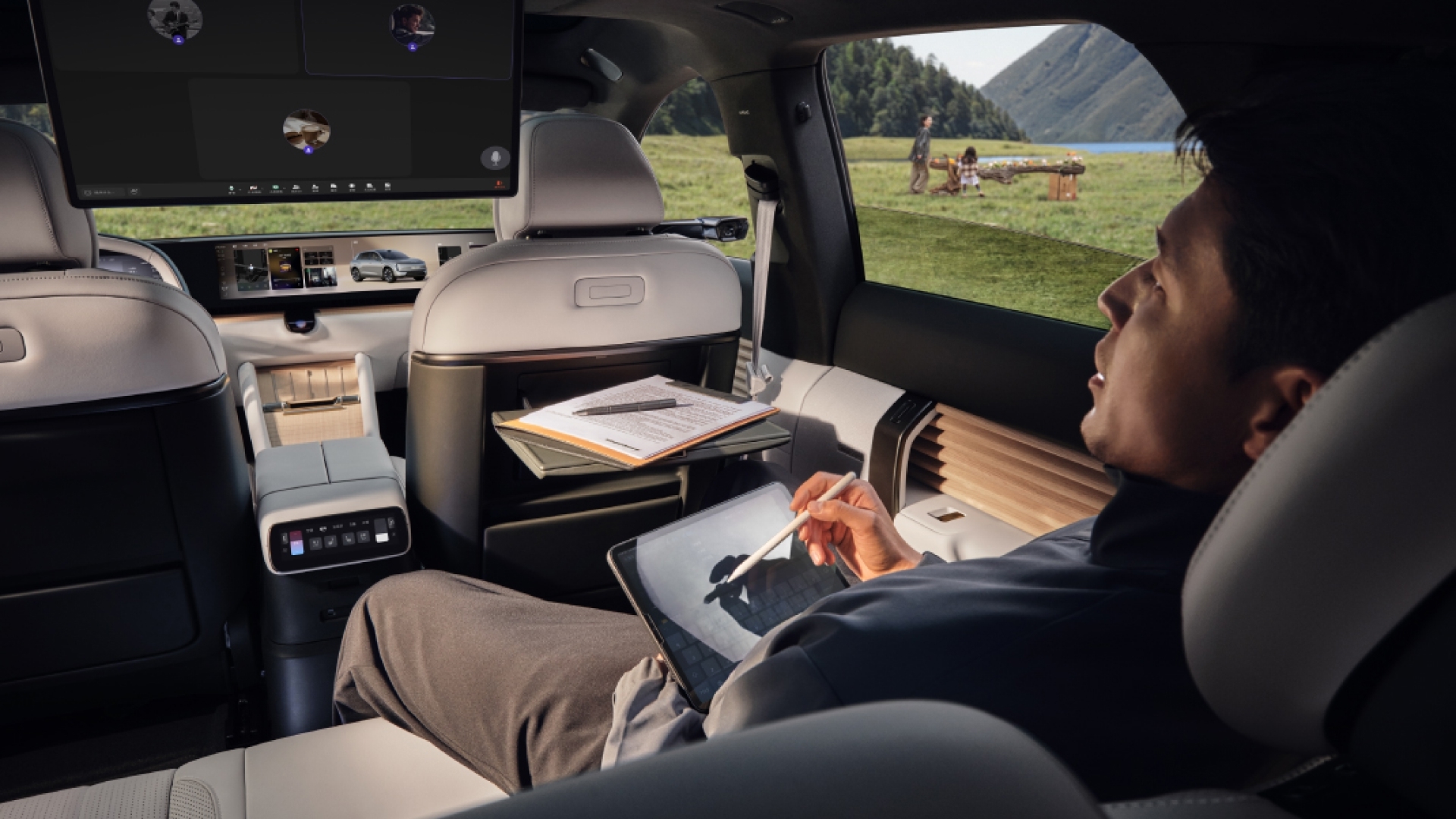 China Gets The AUDI EX7 With 671 HP And A 59-Inch Display, America Gets The Q7