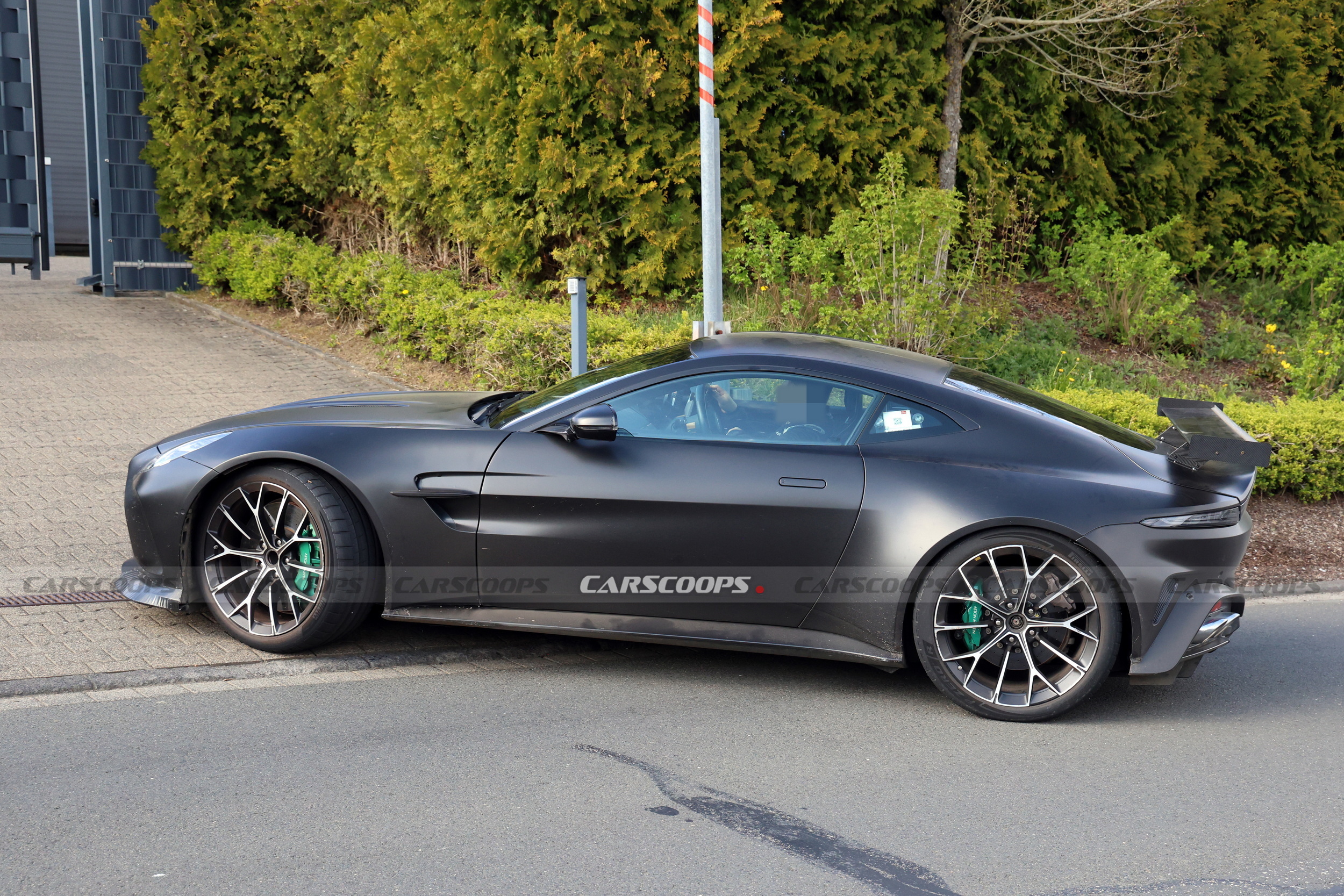 The Regular Vantage Has Four Exhaust Pipes, This Prototype Has Eight