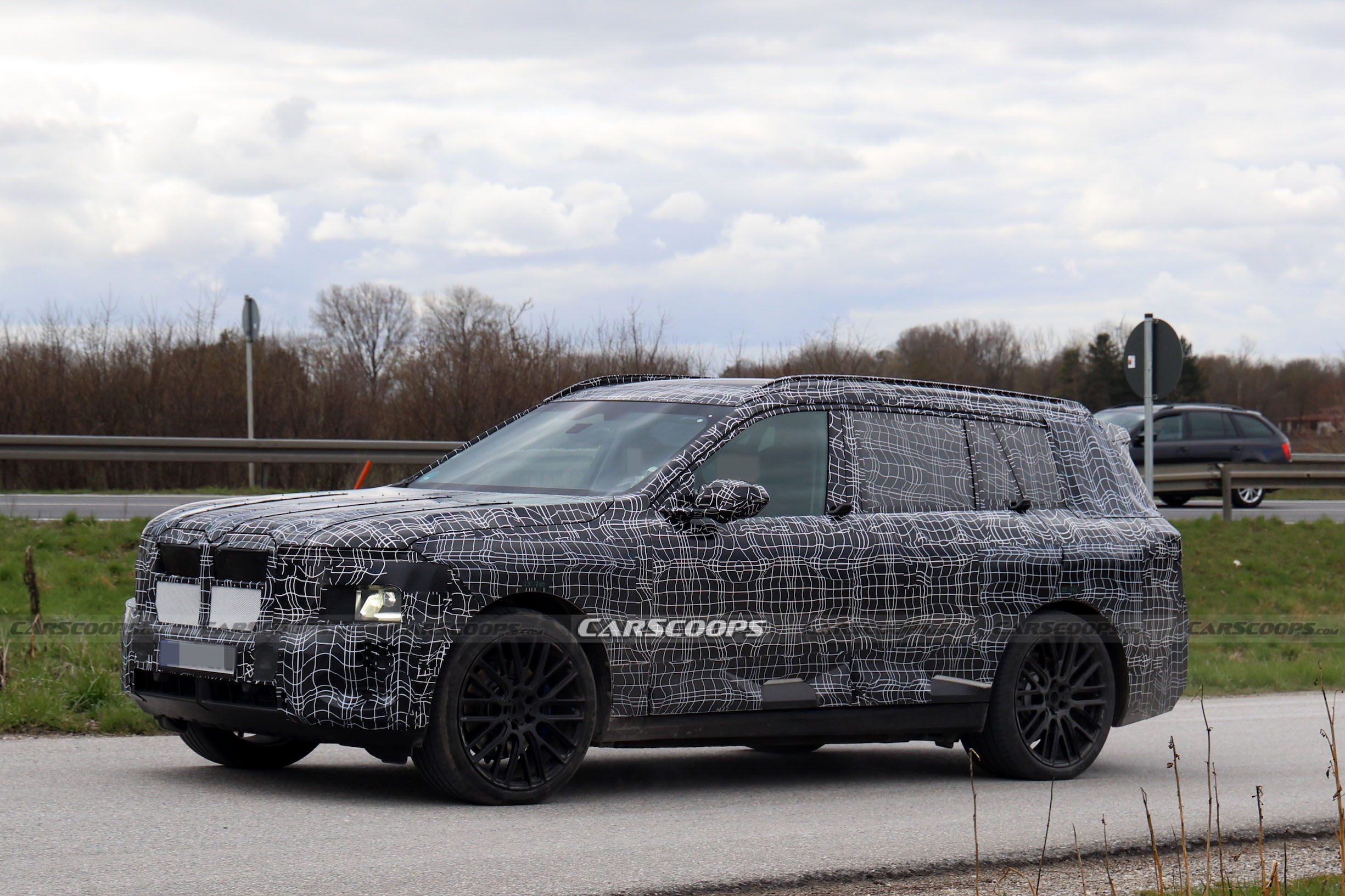 BMW’s iX7 Gets Every Neue Klasse Upgrade Except The One That Would Make It Look Different