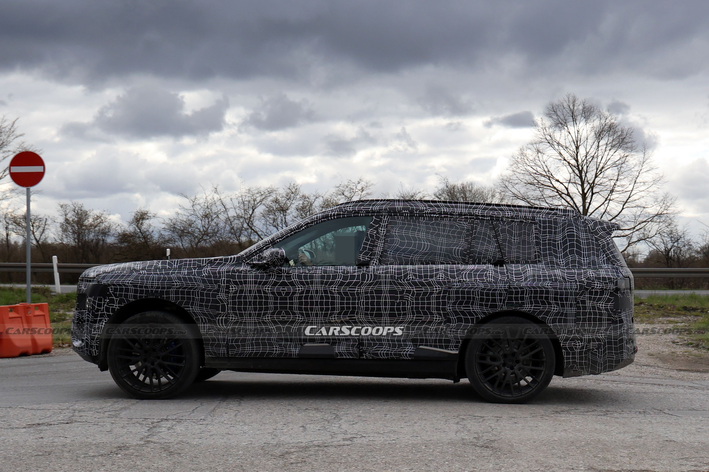 BMW’s iX7 Gets Every Neue Klasse Upgrade Except The One That Would Make It Look Different