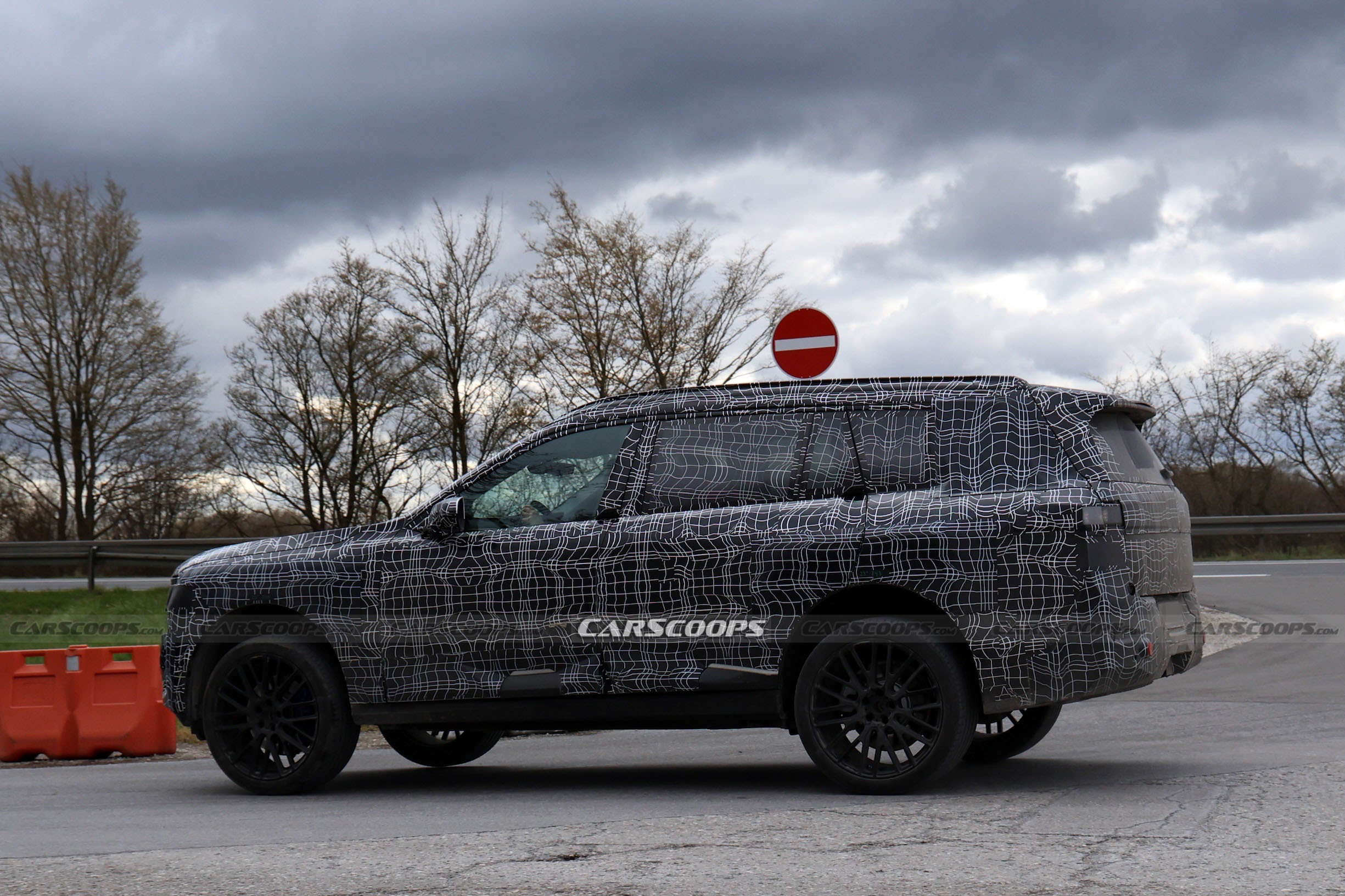 BMW’s iX7 Gets Every Neue Klasse Upgrade Except The One That Would Make It Look Different